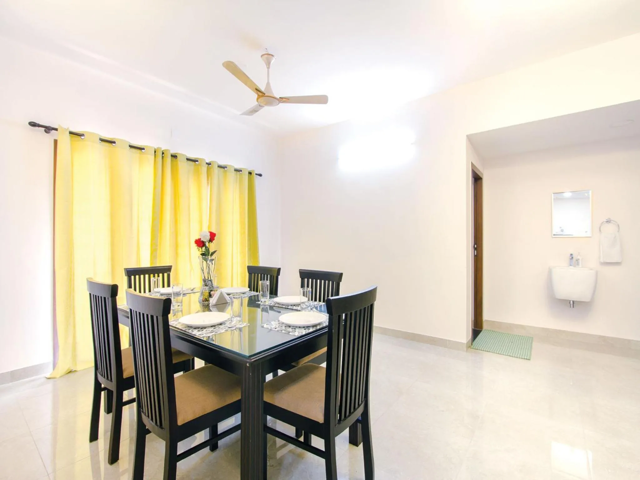 Dining area in Kolam Serviced Apartments - Adyar.
