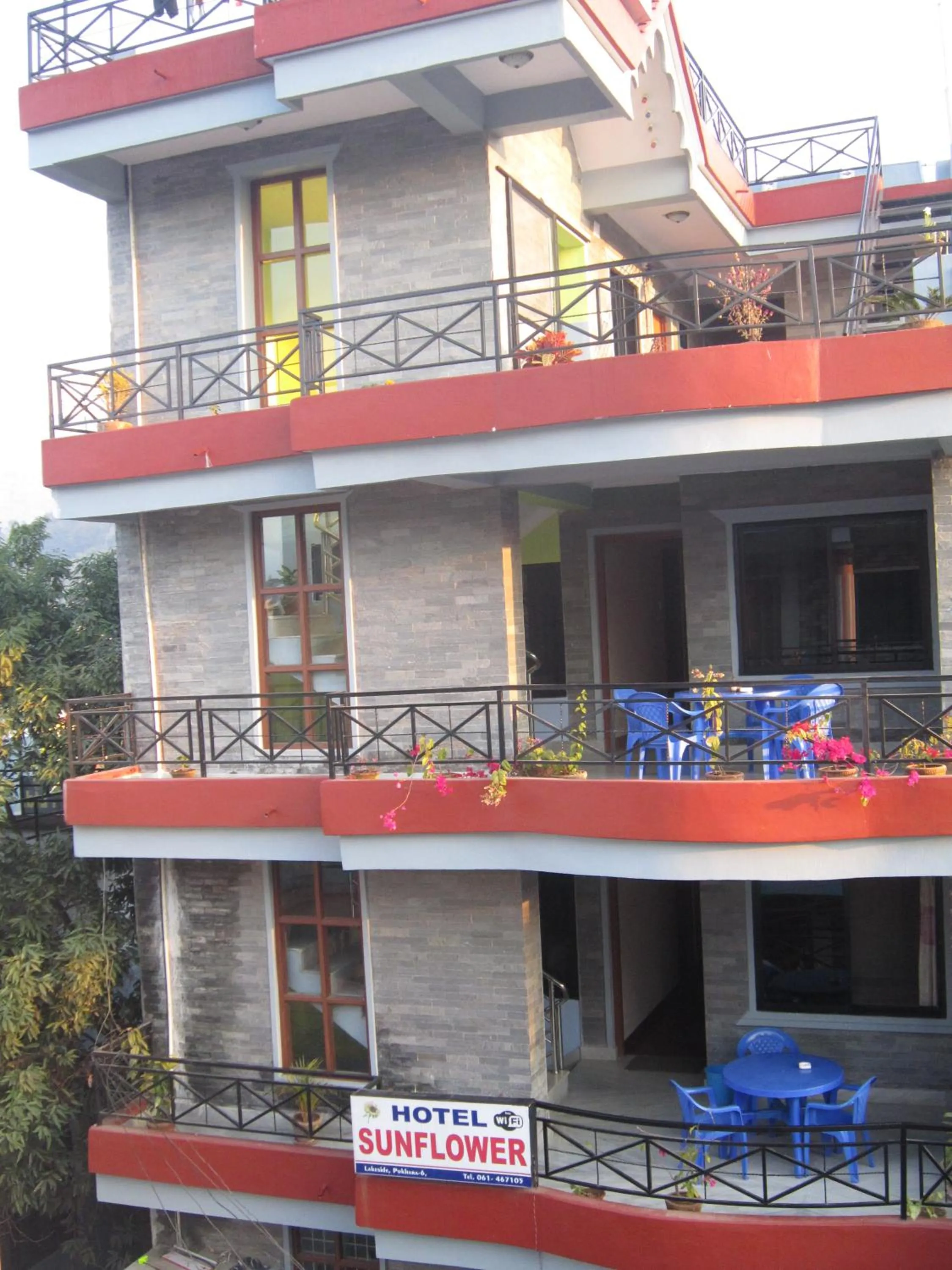 Facade/entrance in Hotel Sunflower