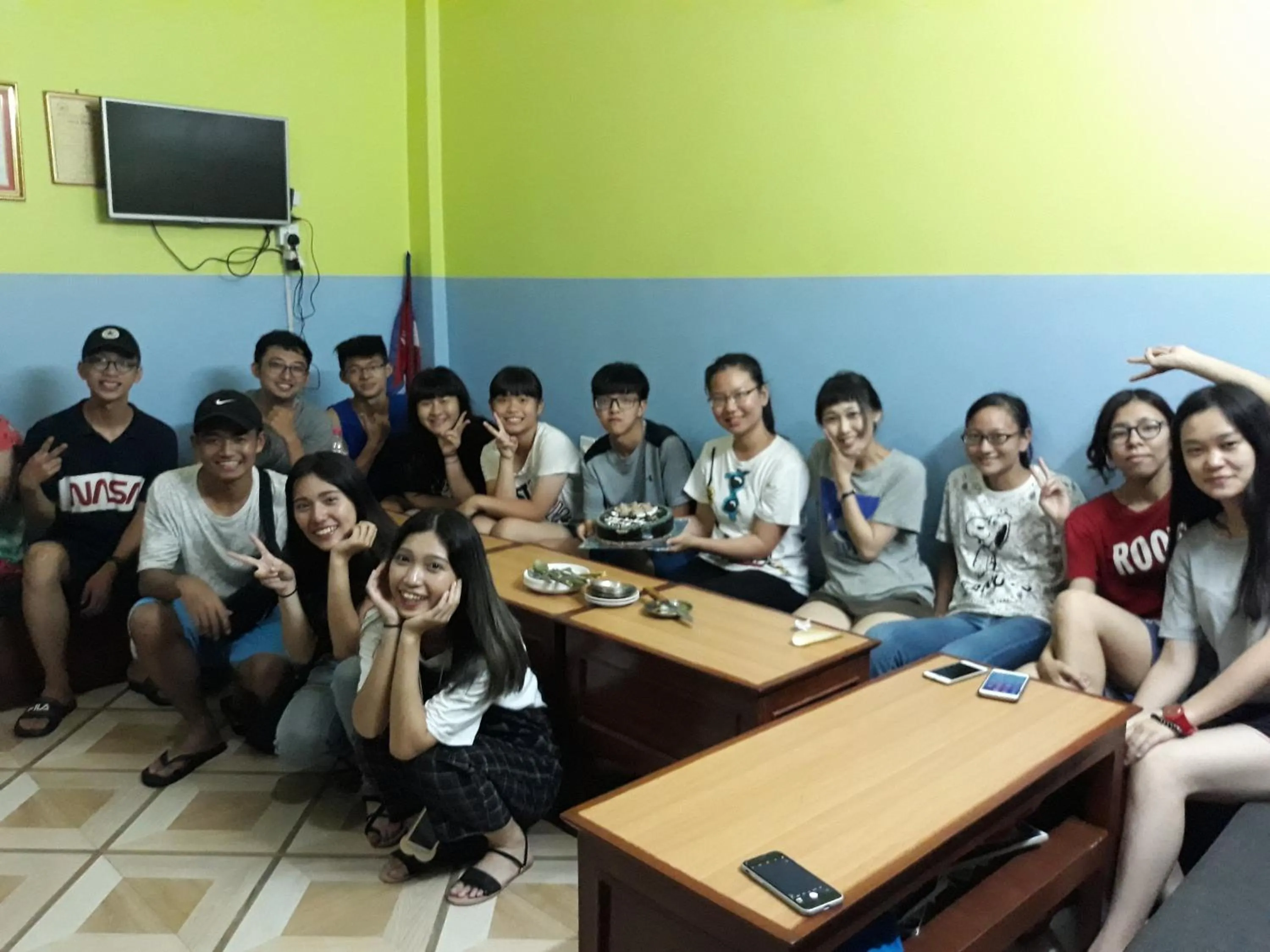 Restaurant/places to eat in Hotel Sunflower