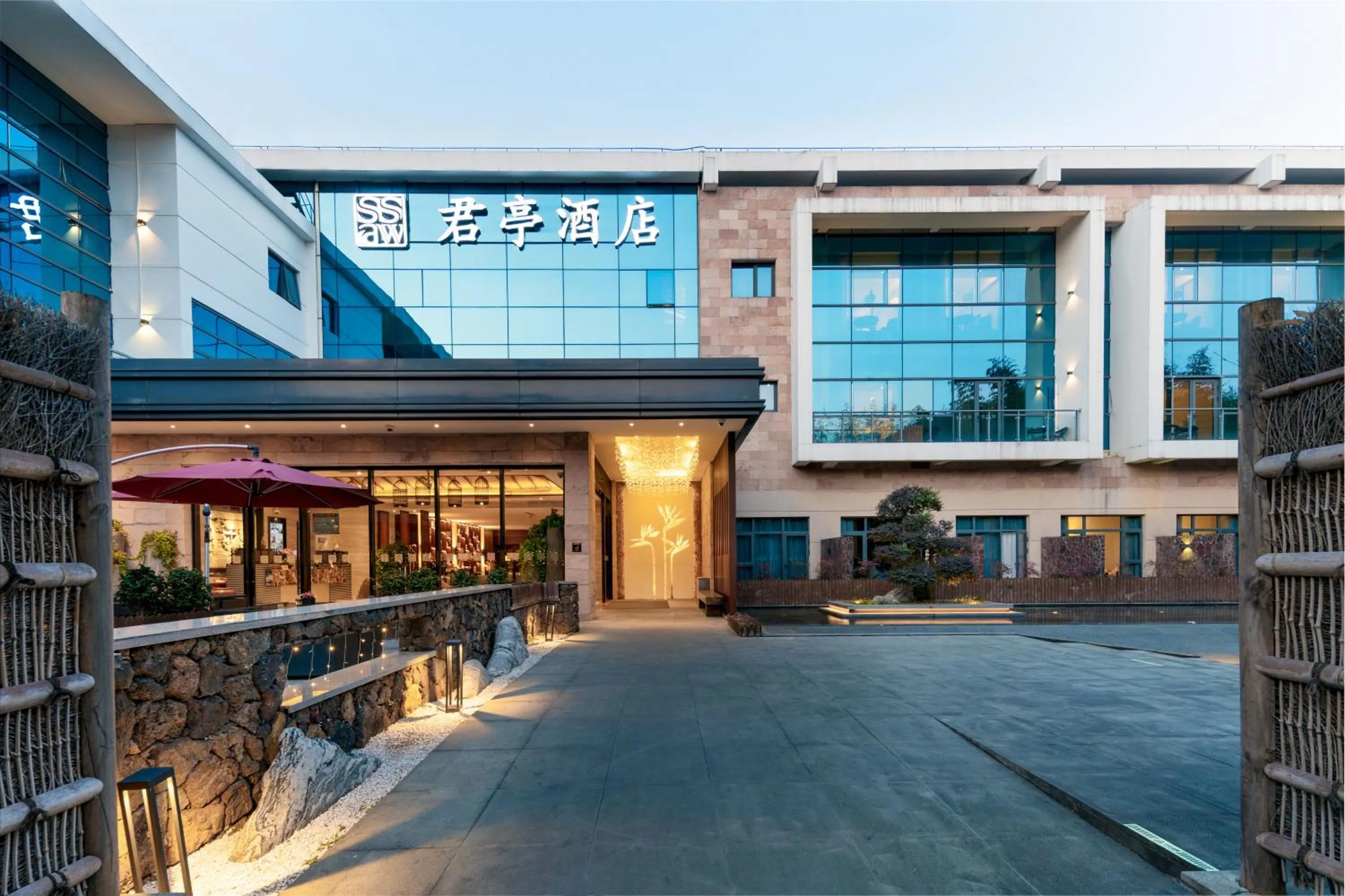 Inner courtyard view in SSAW Boutique Shanghai South Xuhui RiYueGuang