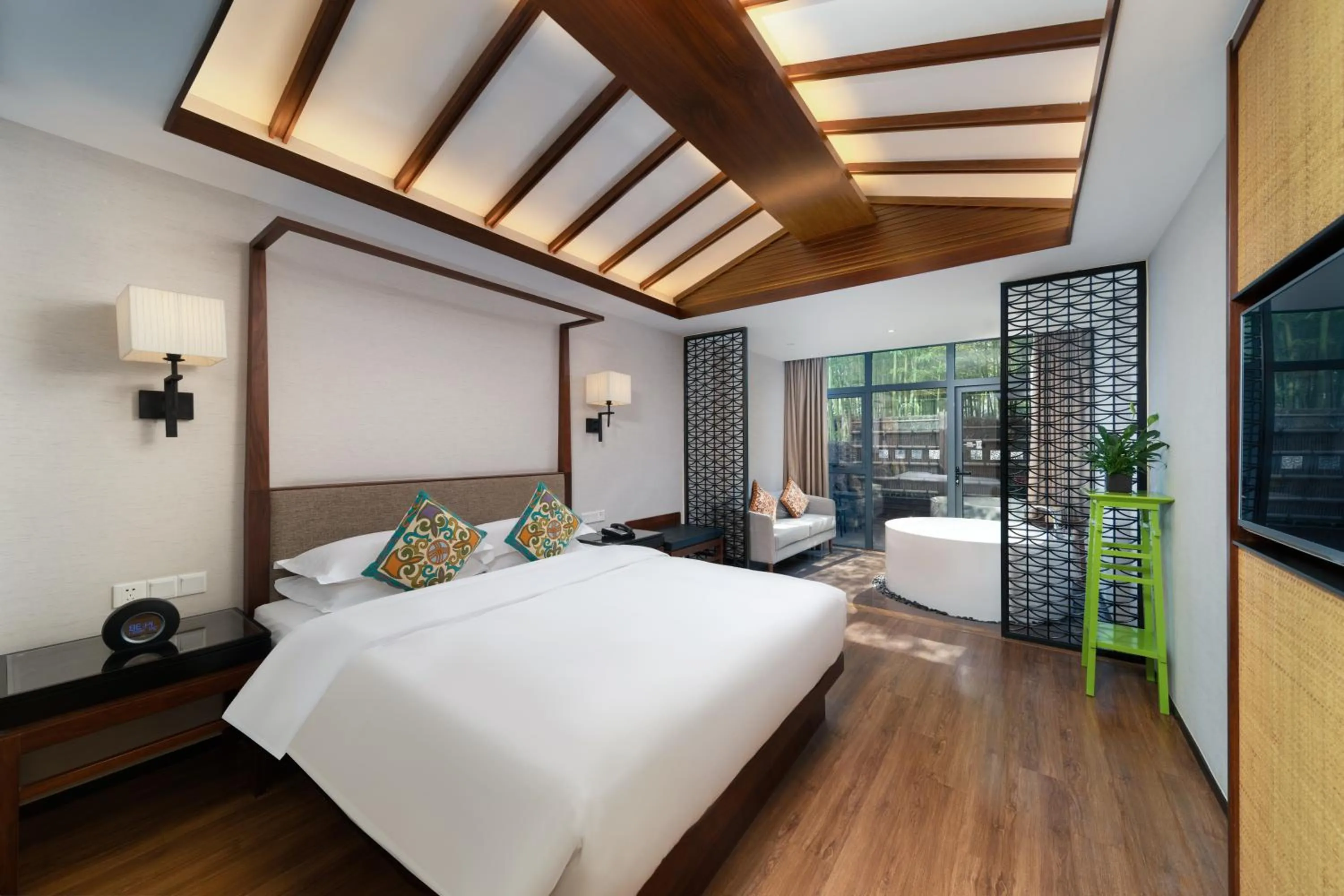 Photo of the whole room, Bed in SSAW Boutique Shanghai South Xuhui RiYueGuang