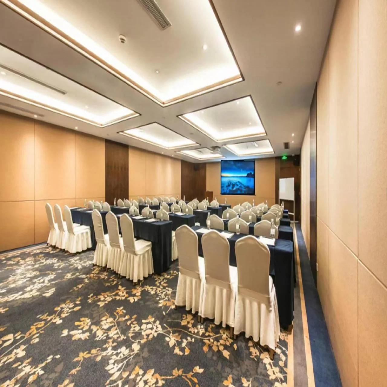 Meeting/conference room in SSAW Boutique Shanghai South Xuhui RiYueGuang