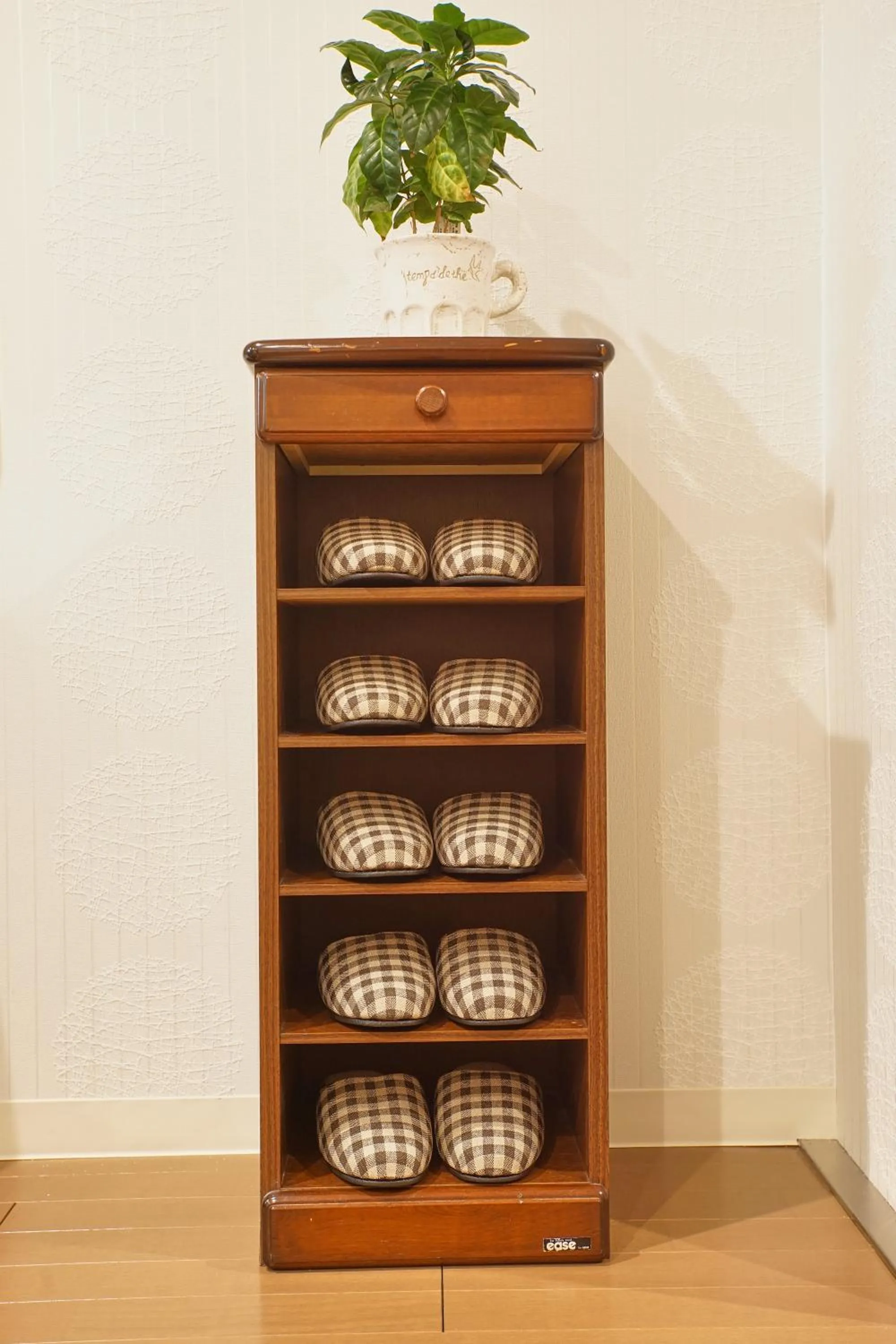 Photo of the whole room in Sarangbang