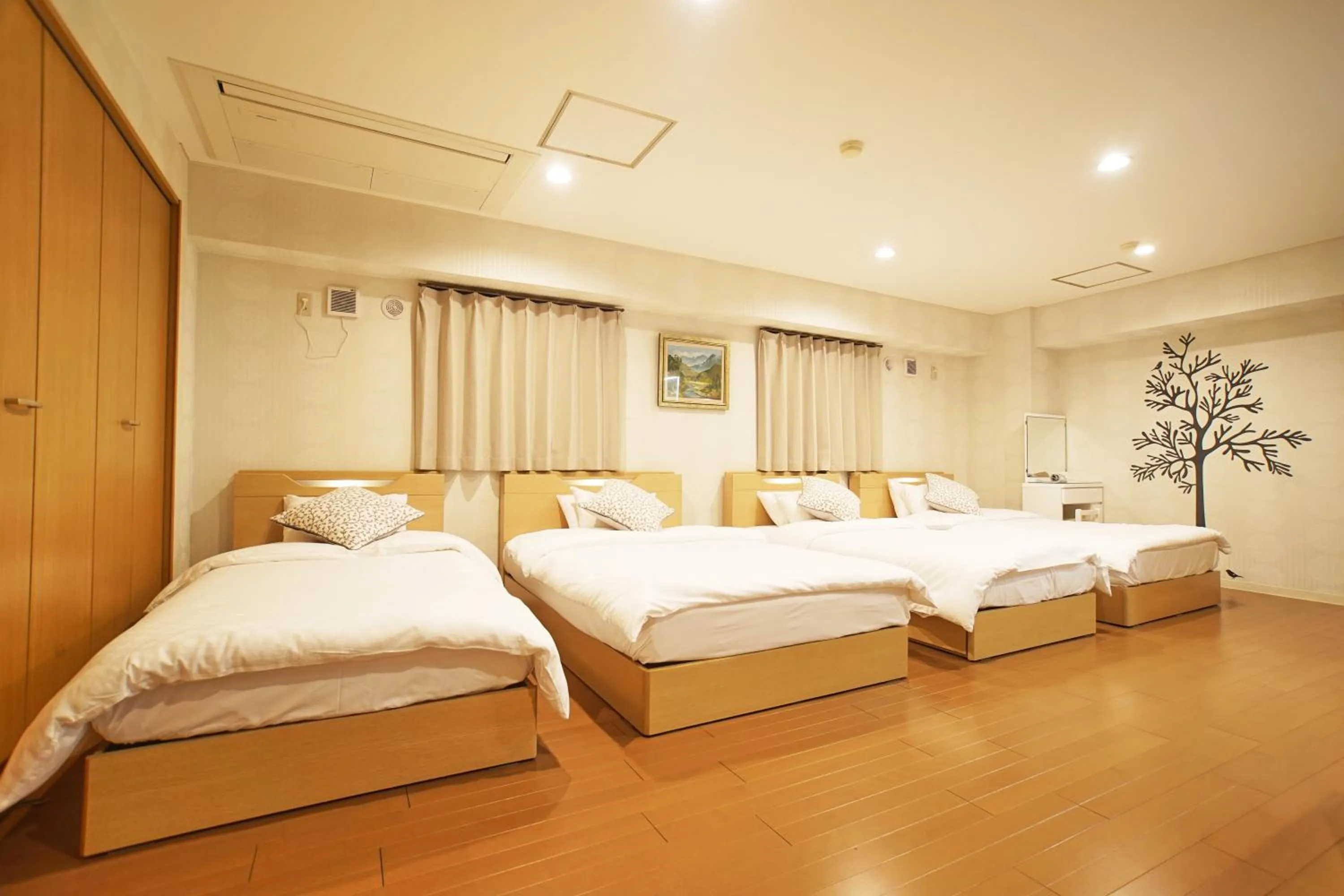 Photo of the whole room, Bed in Sarangbang