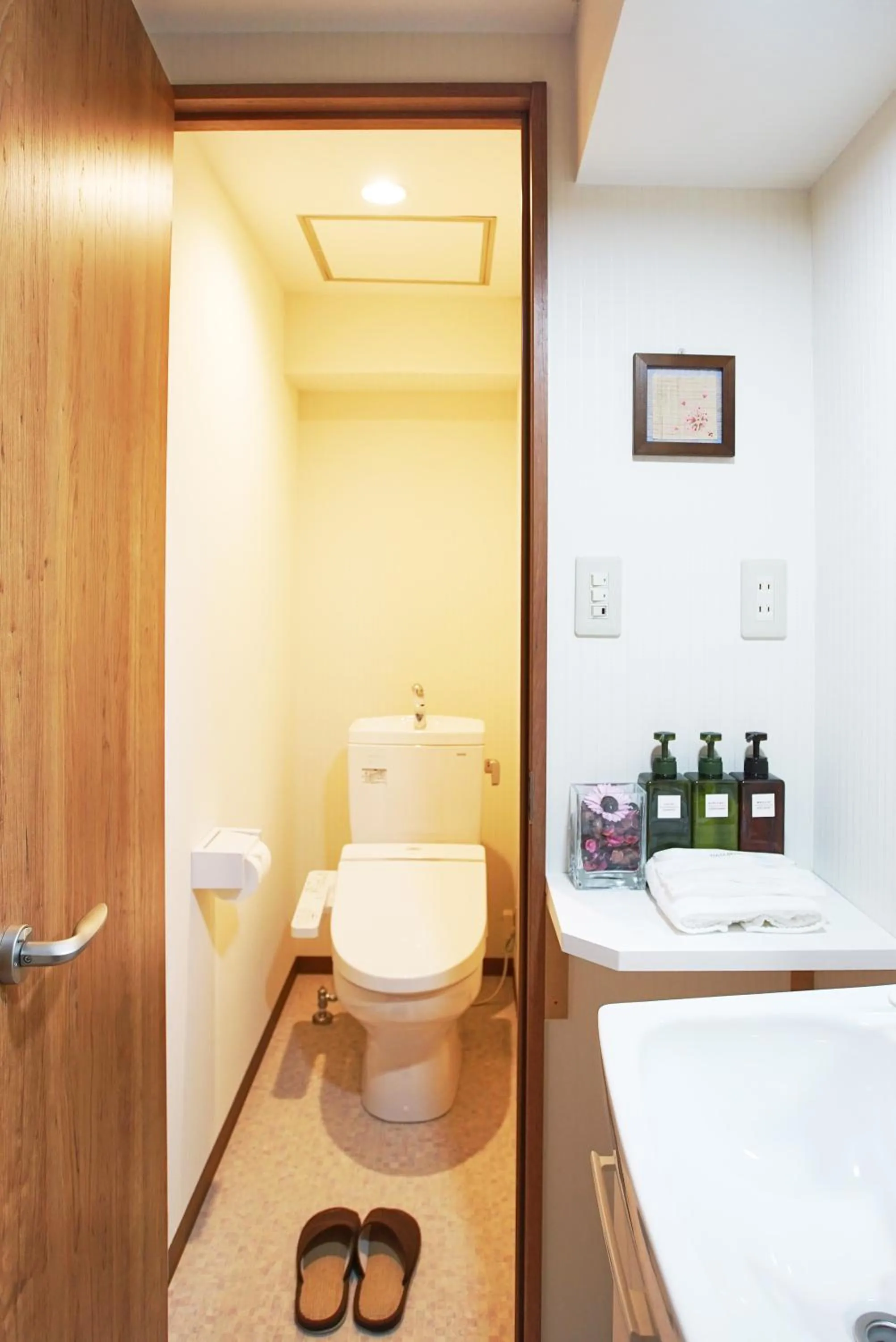 Photo of the whole room in Sarangbang