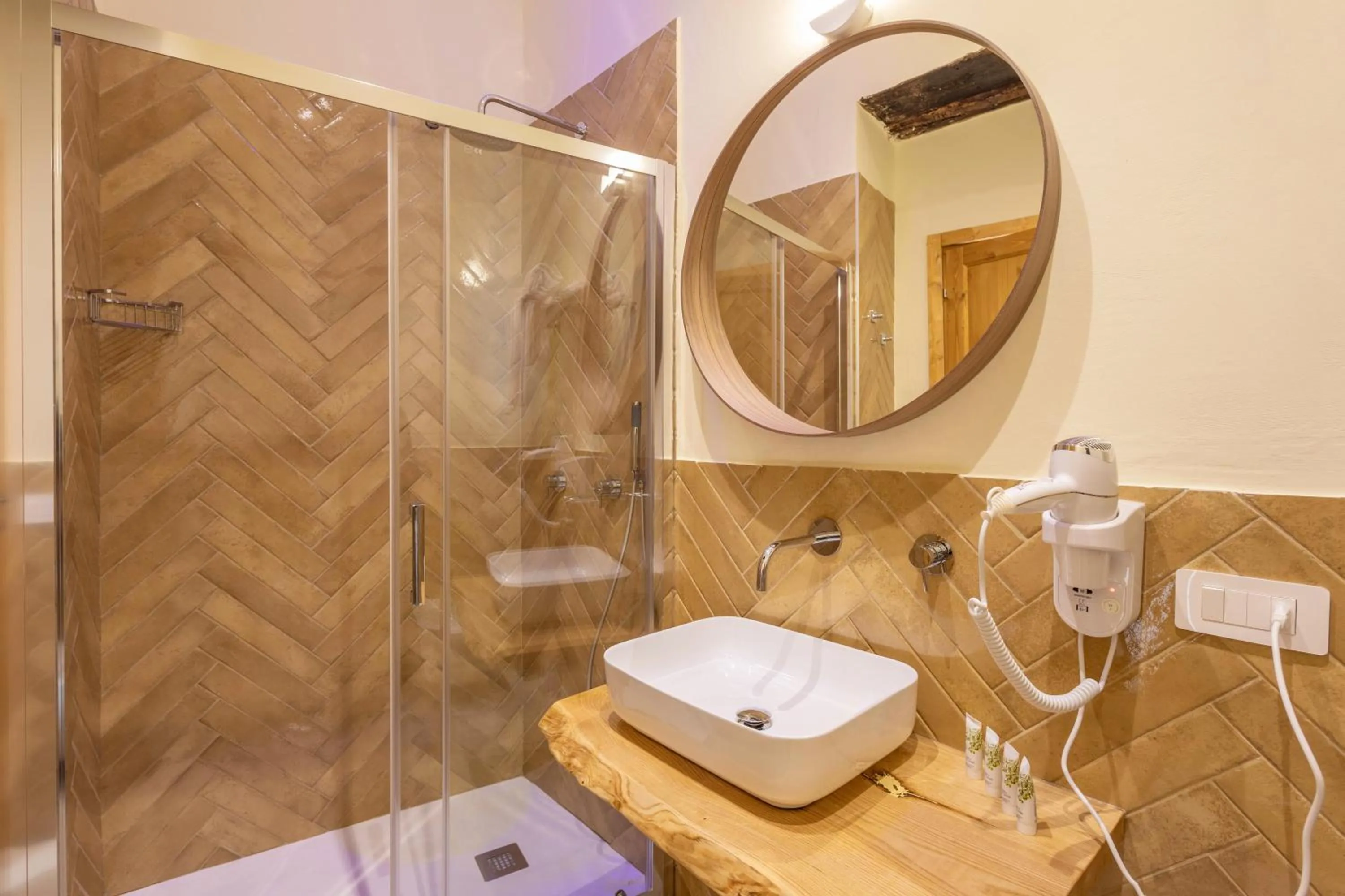 Shower in Palazzo Kapece