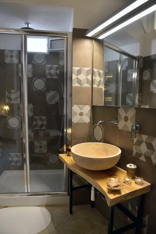 Shower in Palazzo Kapece