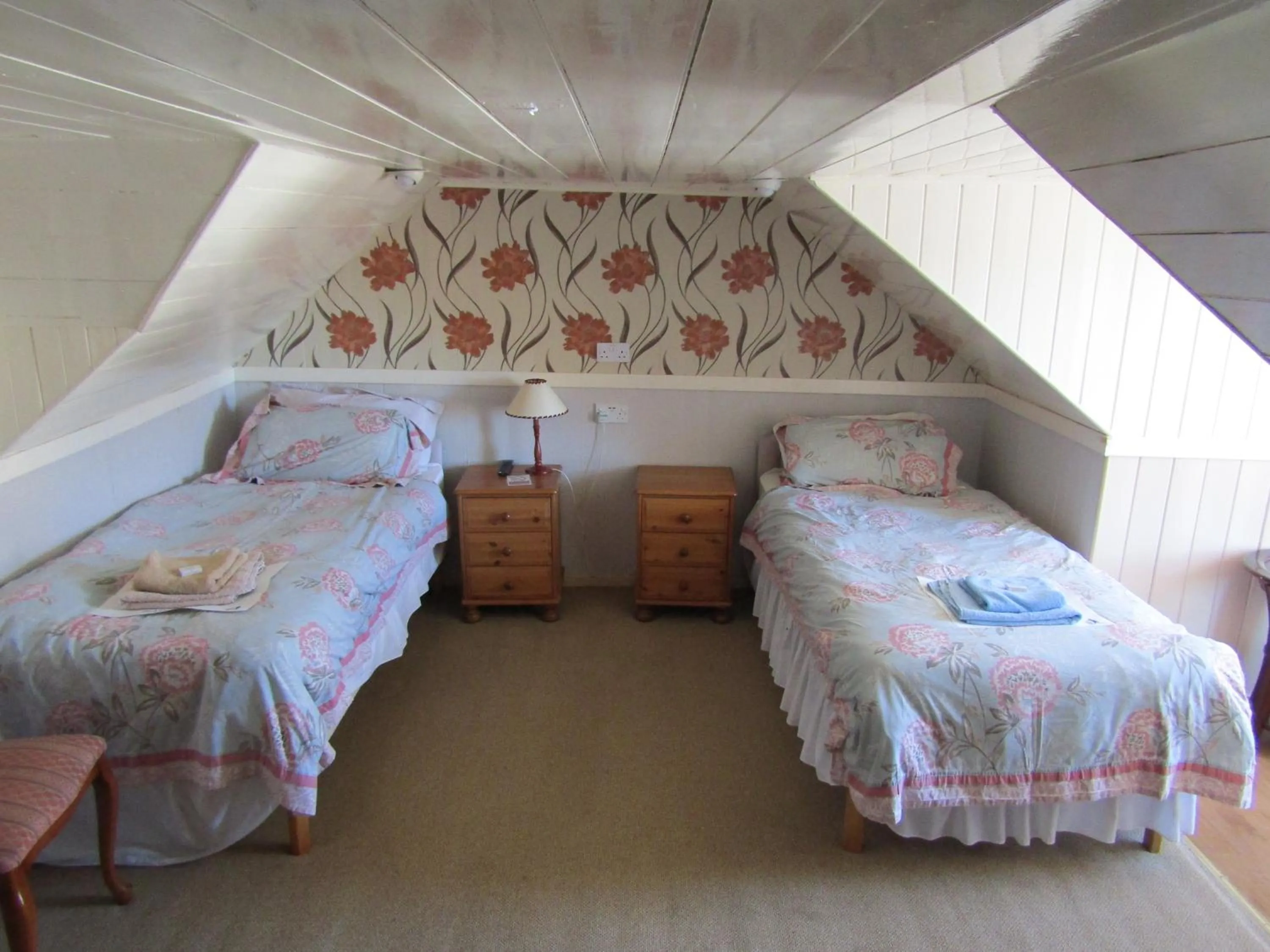 Bedroom, Bed in The Crown Hotel