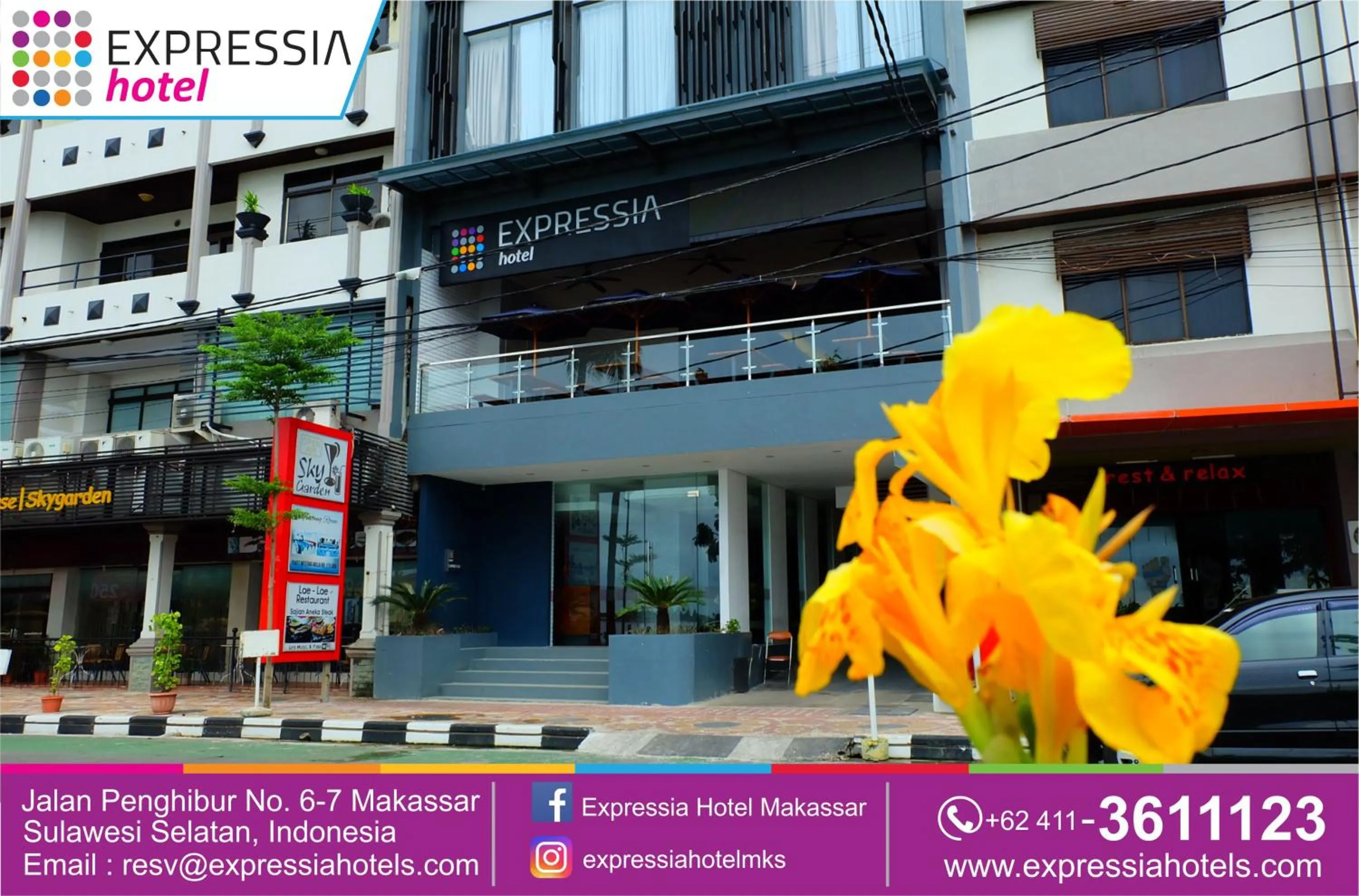 Facade/entrance in Expressia Hotel Makassar