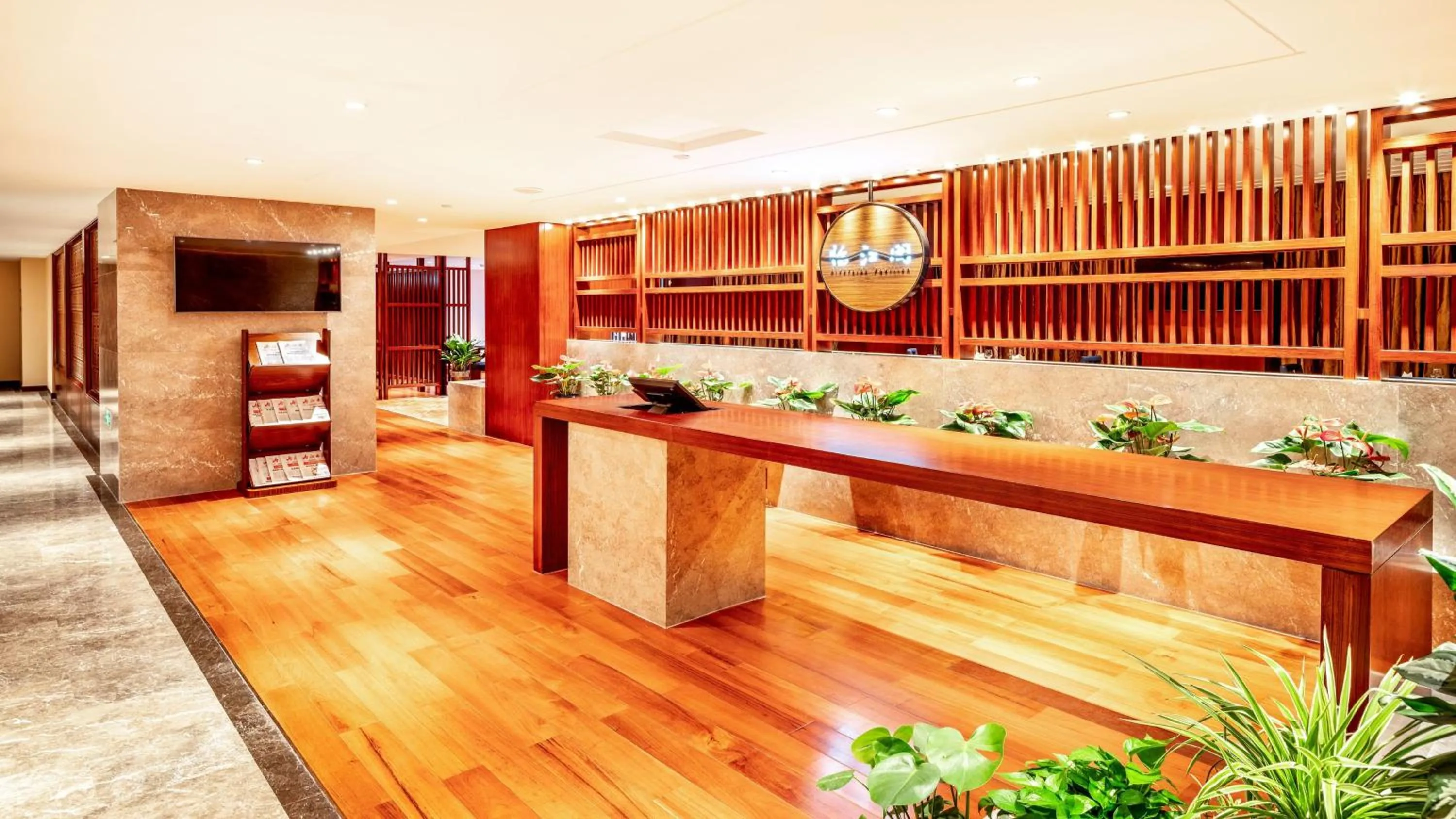 Restaurant/places to eat in Holiday Inn Neijiang Riverside by IHG