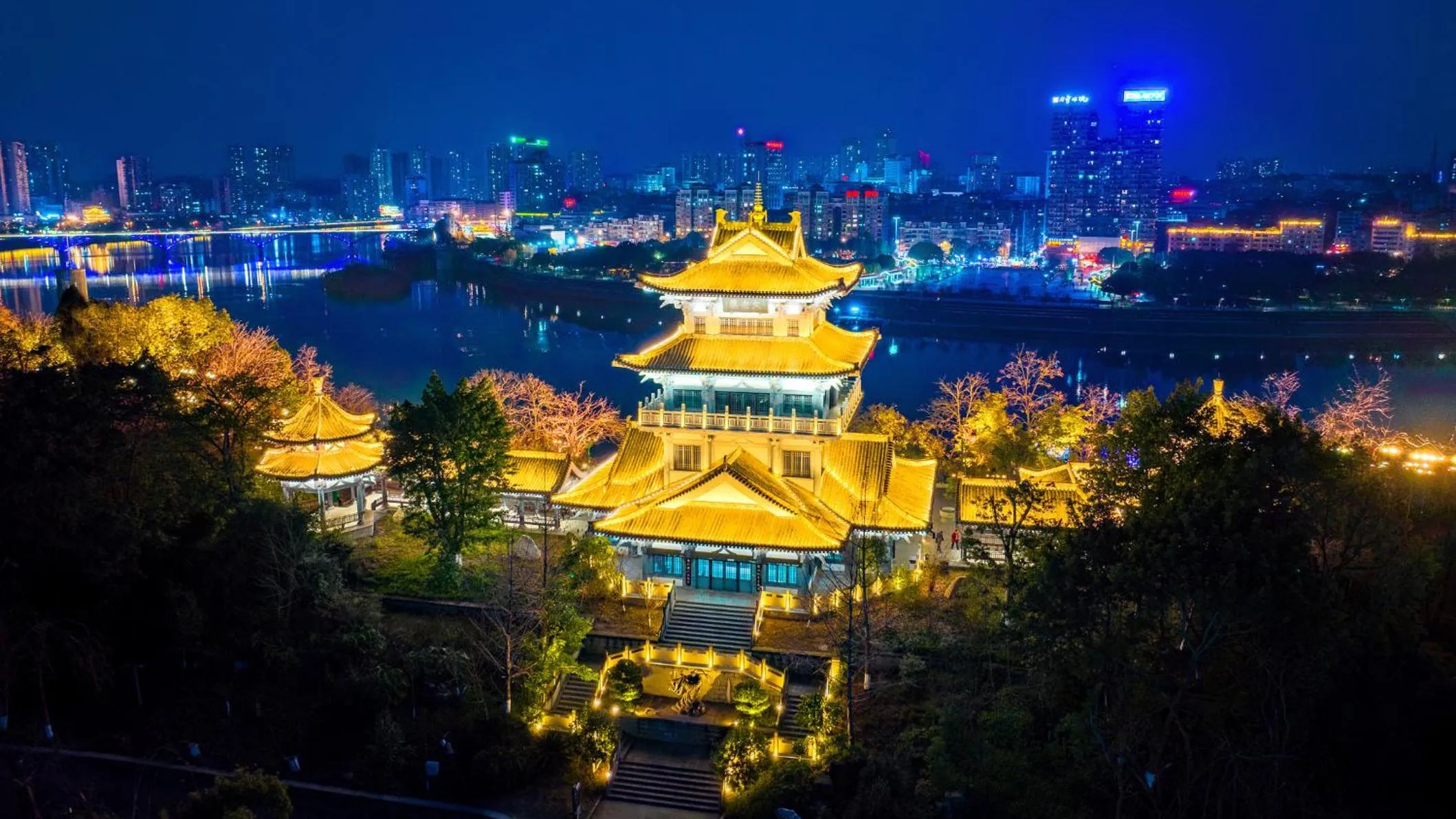 Nearby landmark in Holiday Inn Neijiang Riverside by IHG