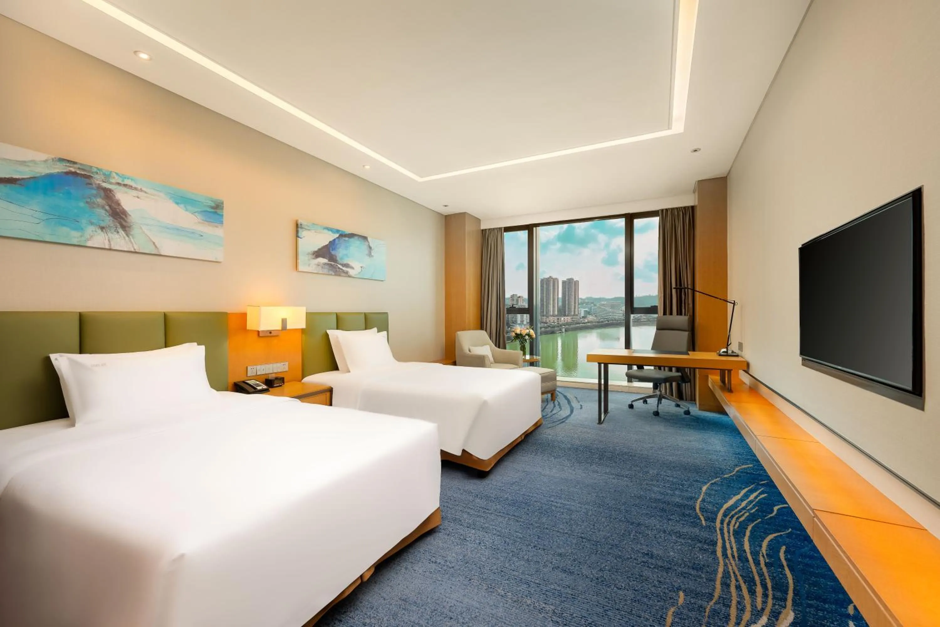 Photo of the whole room, Bed in Holiday Inn Neijiang Riverside by IHG