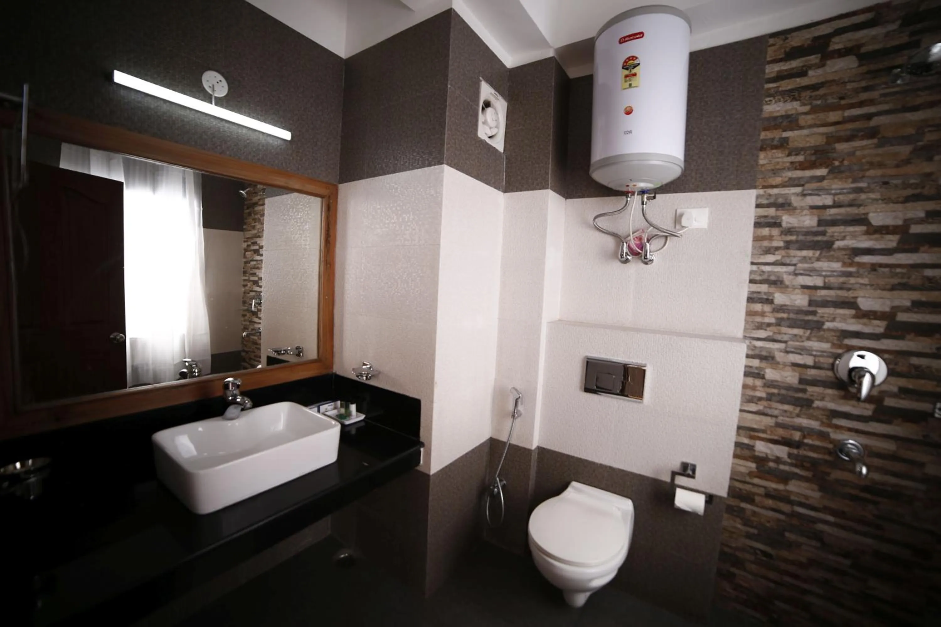 Shower, Bed in Buddha Retreat