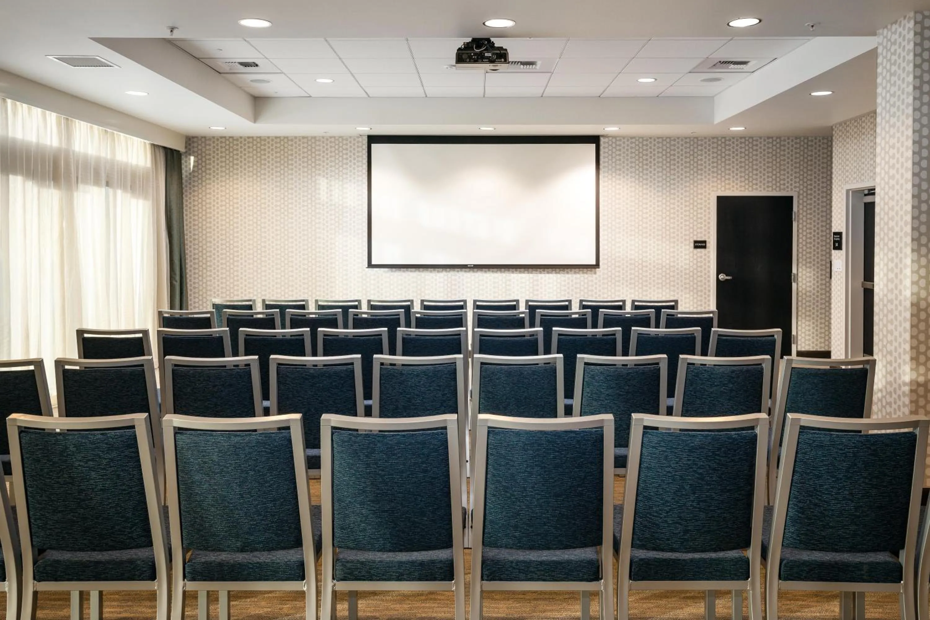 Meeting/conference room in Hampton Inn & Suites by Hilton Seattle/Northgate