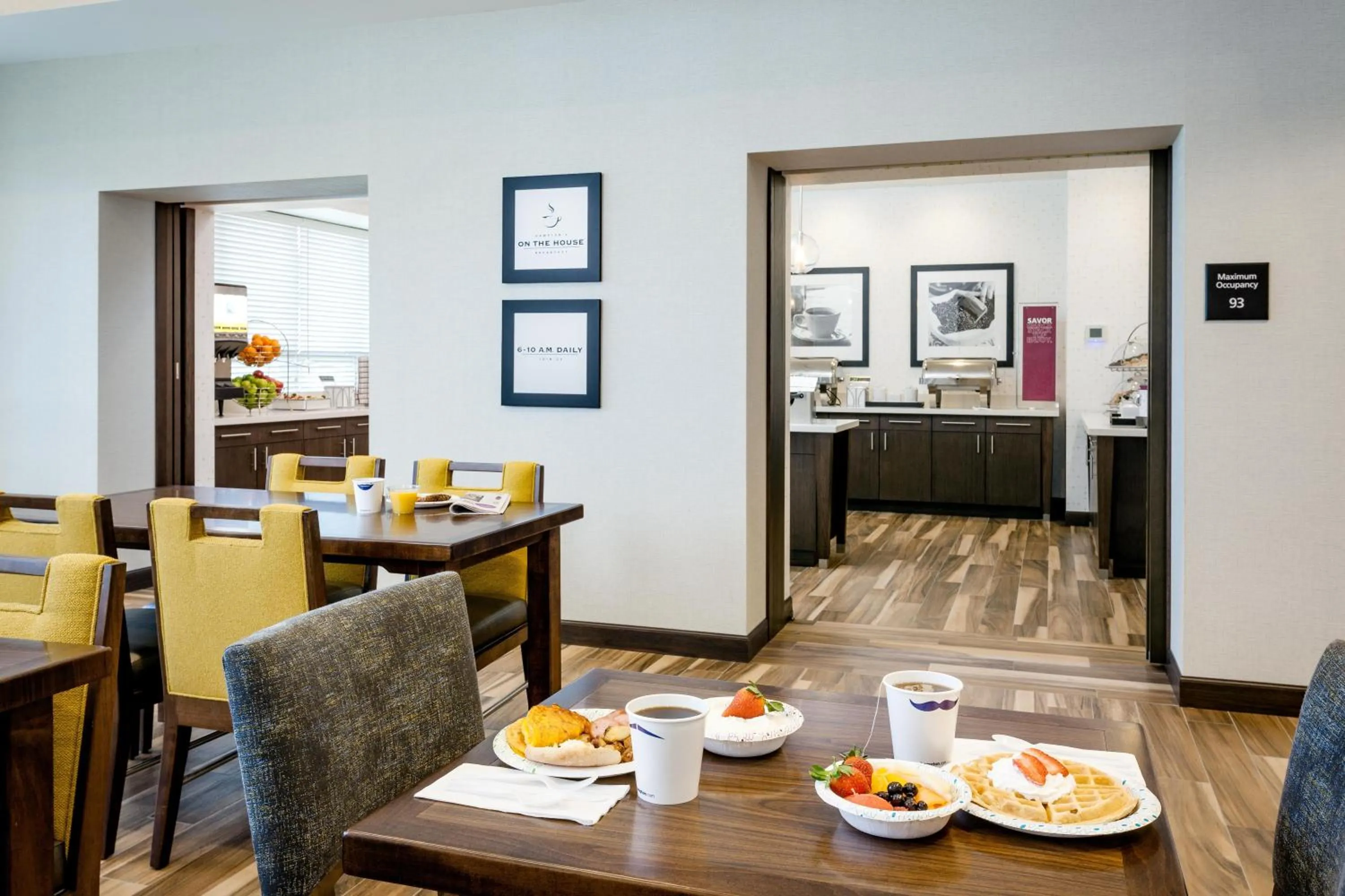 Restaurant/places to eat in Hampton Inn & Suites by Hilton Seattle/Northgate