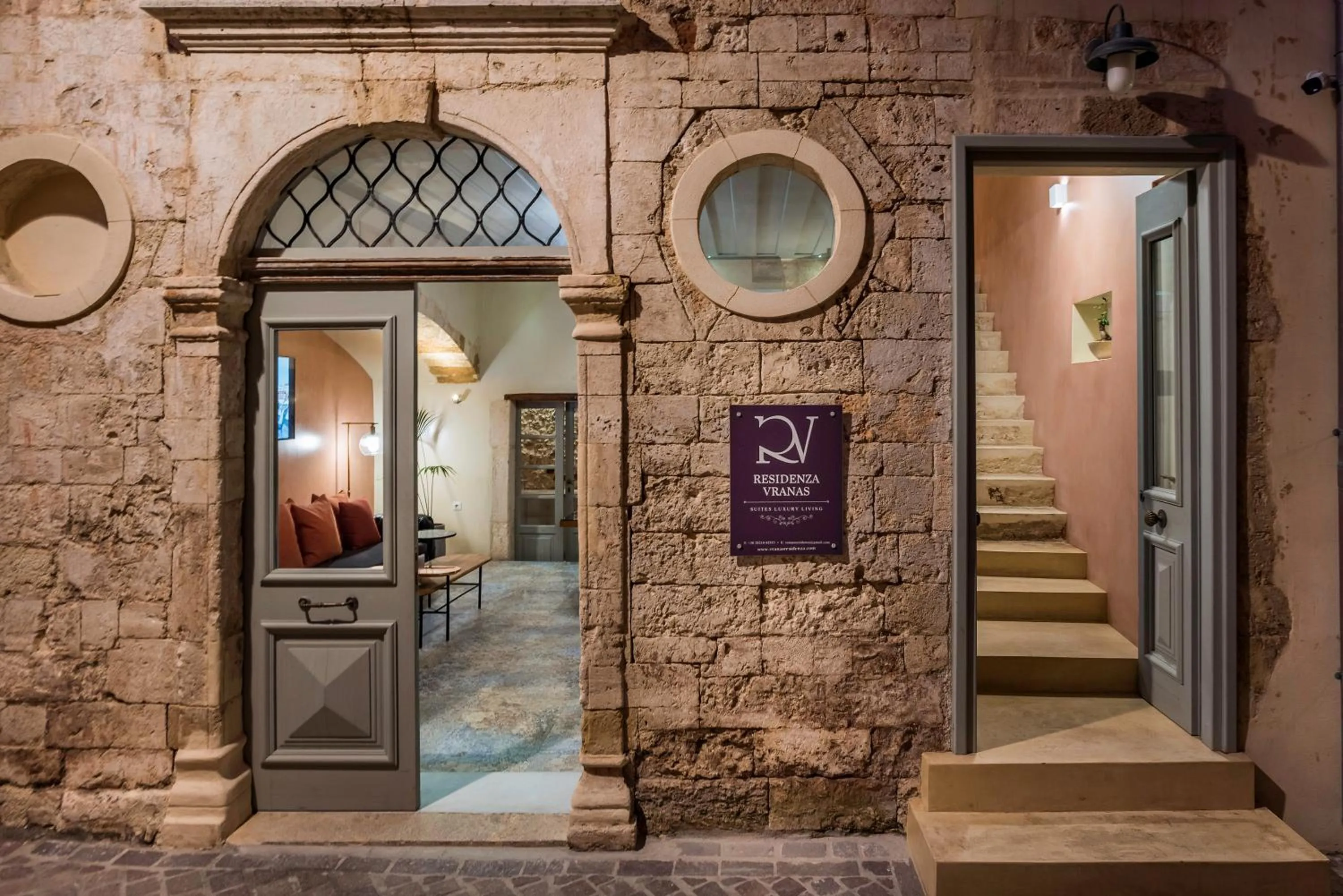 Facade/entrance in Residenza Vranas Boutique Hotel