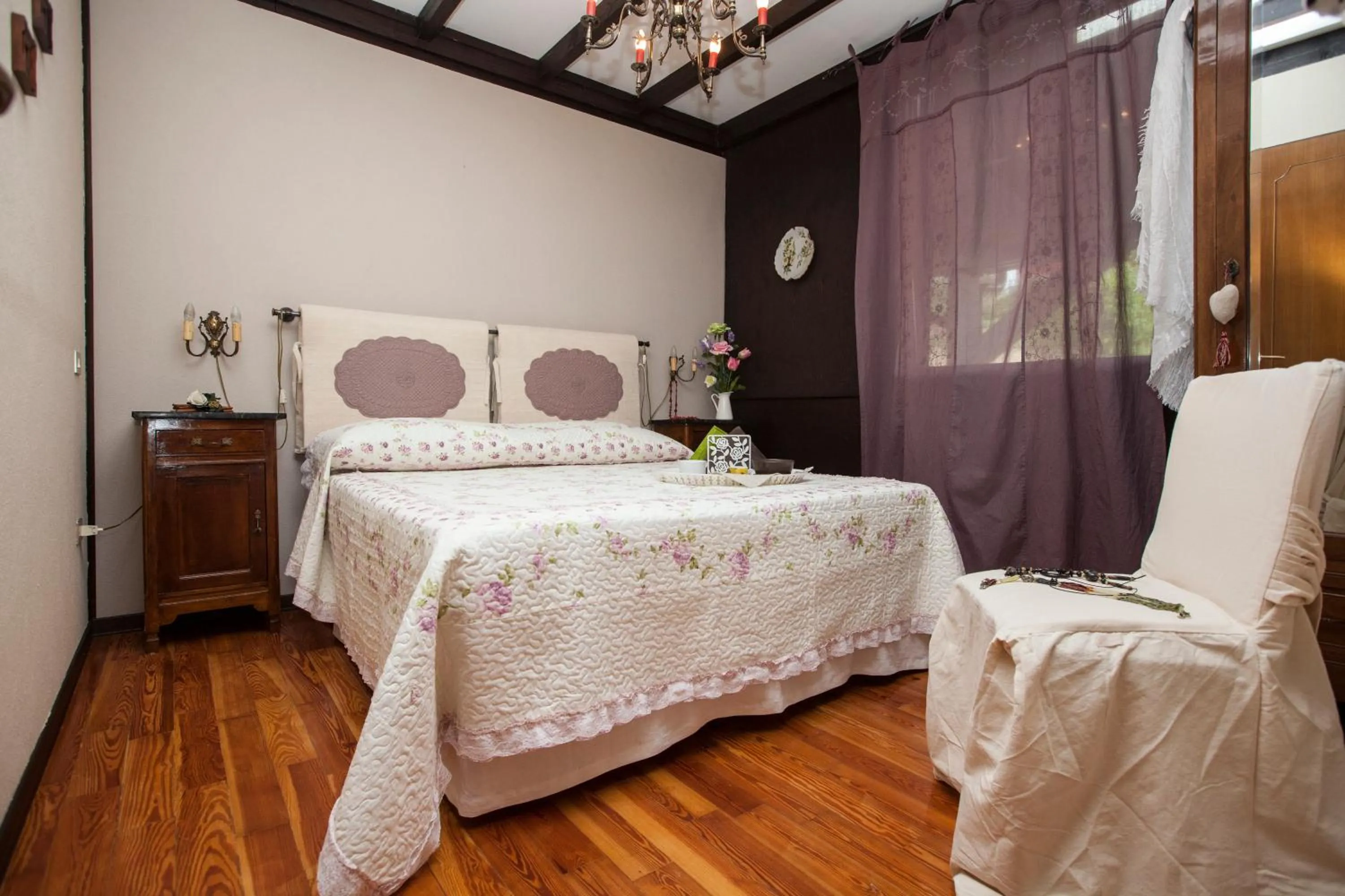 Bed in Cugi Bed and Breakfast