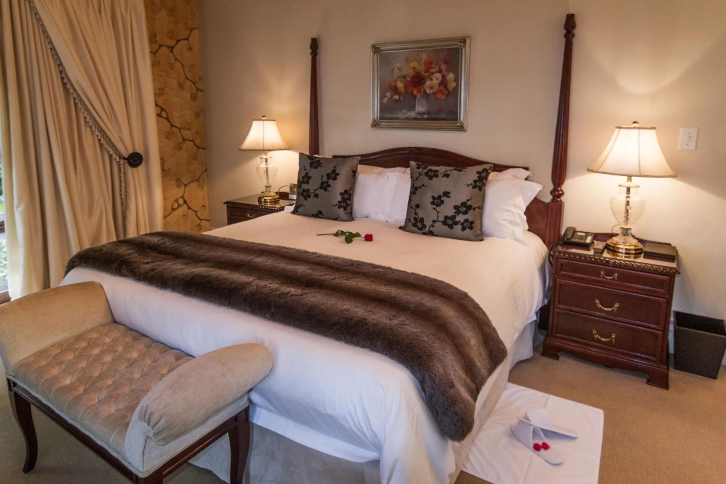 Bed in Summerfield Botanical Garden & Exclusive Resort