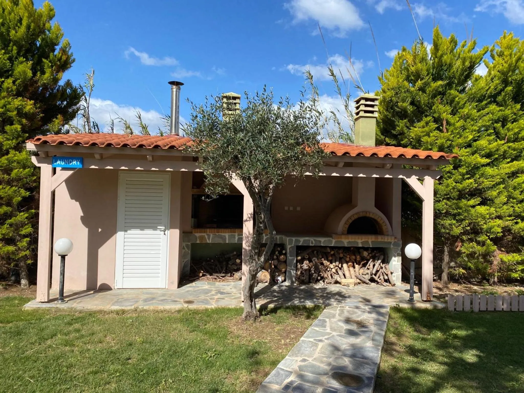 BBQ facilities in The Santo George Beach Resort
