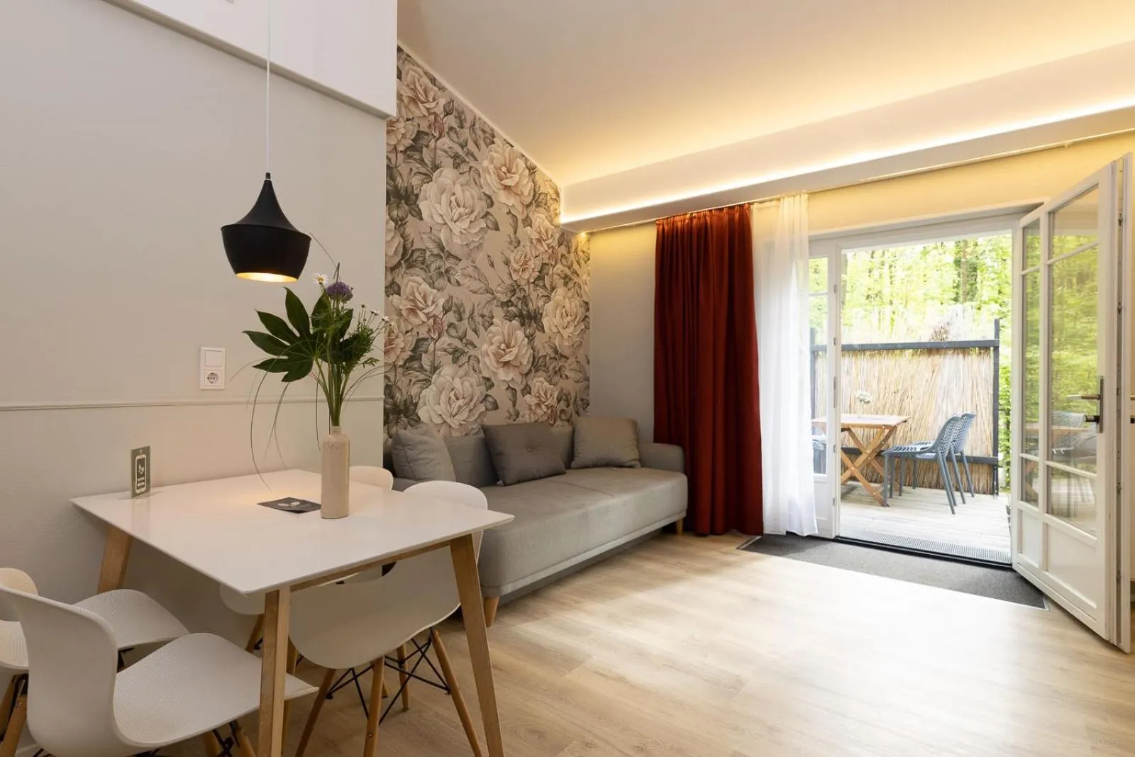 Little Suite Apartments