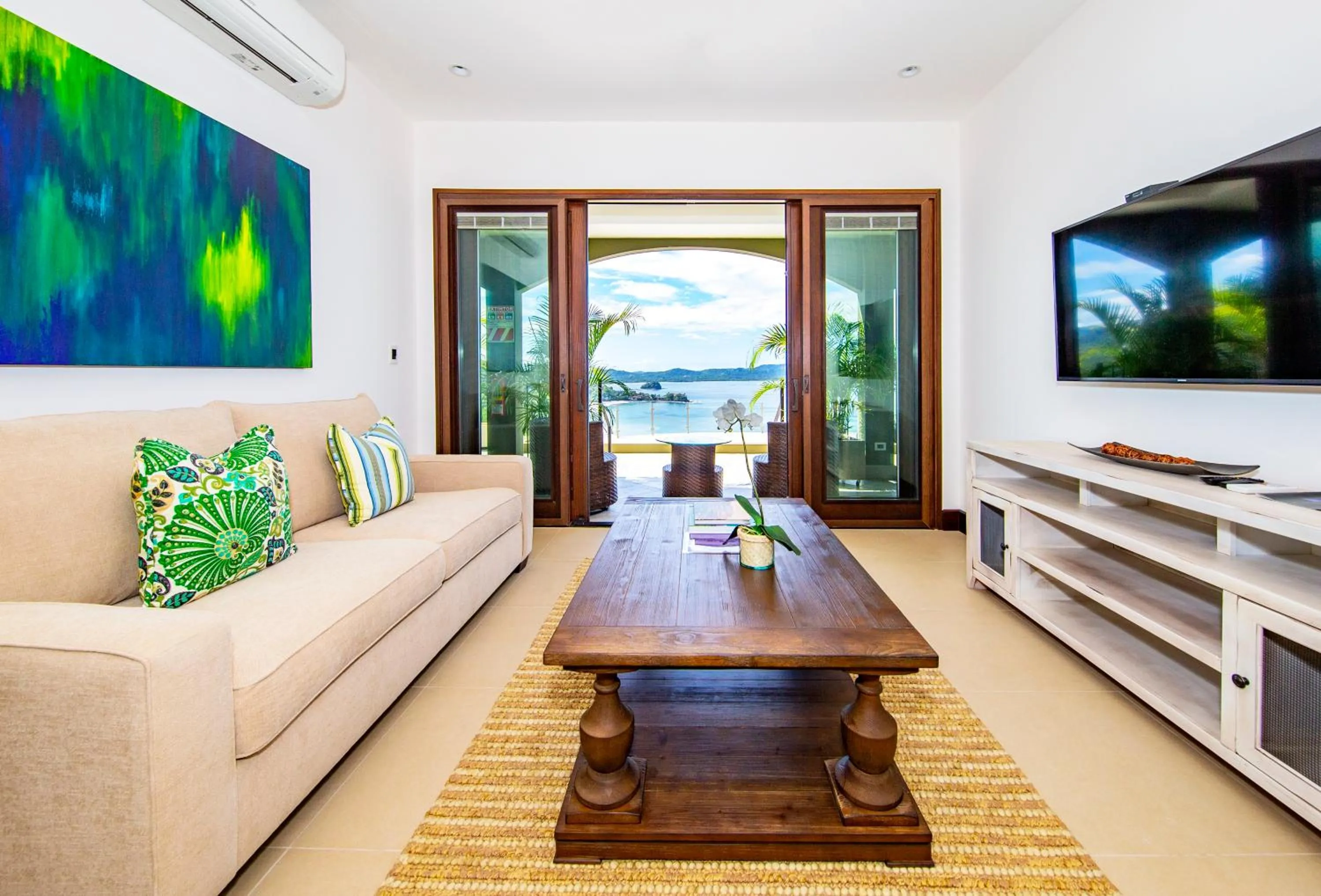 Living room in 360 Splendor Del Pacifico Residences