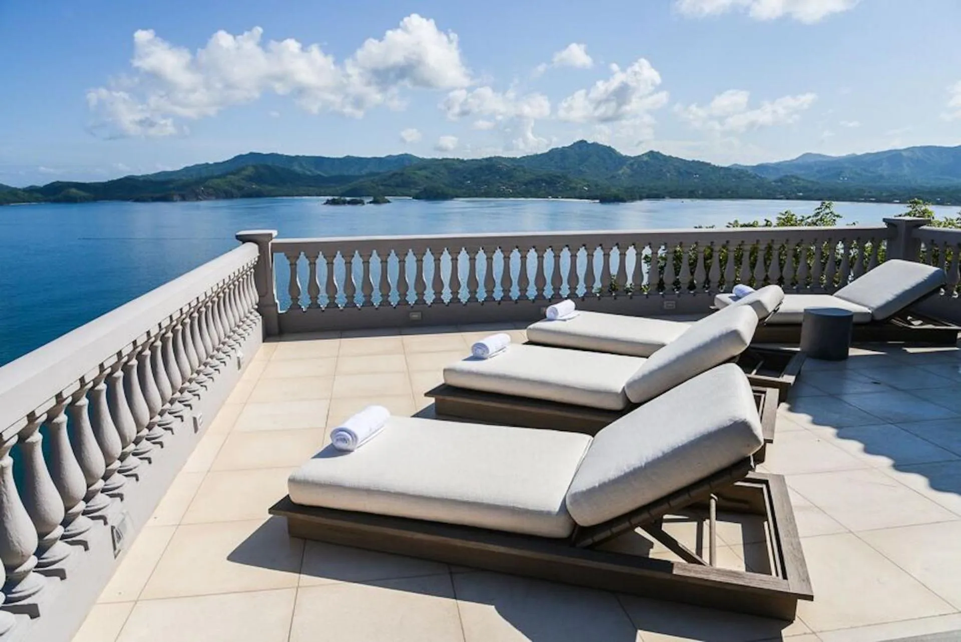 Balcony/Terrace in 360 Splendor Del Pacifico Residences