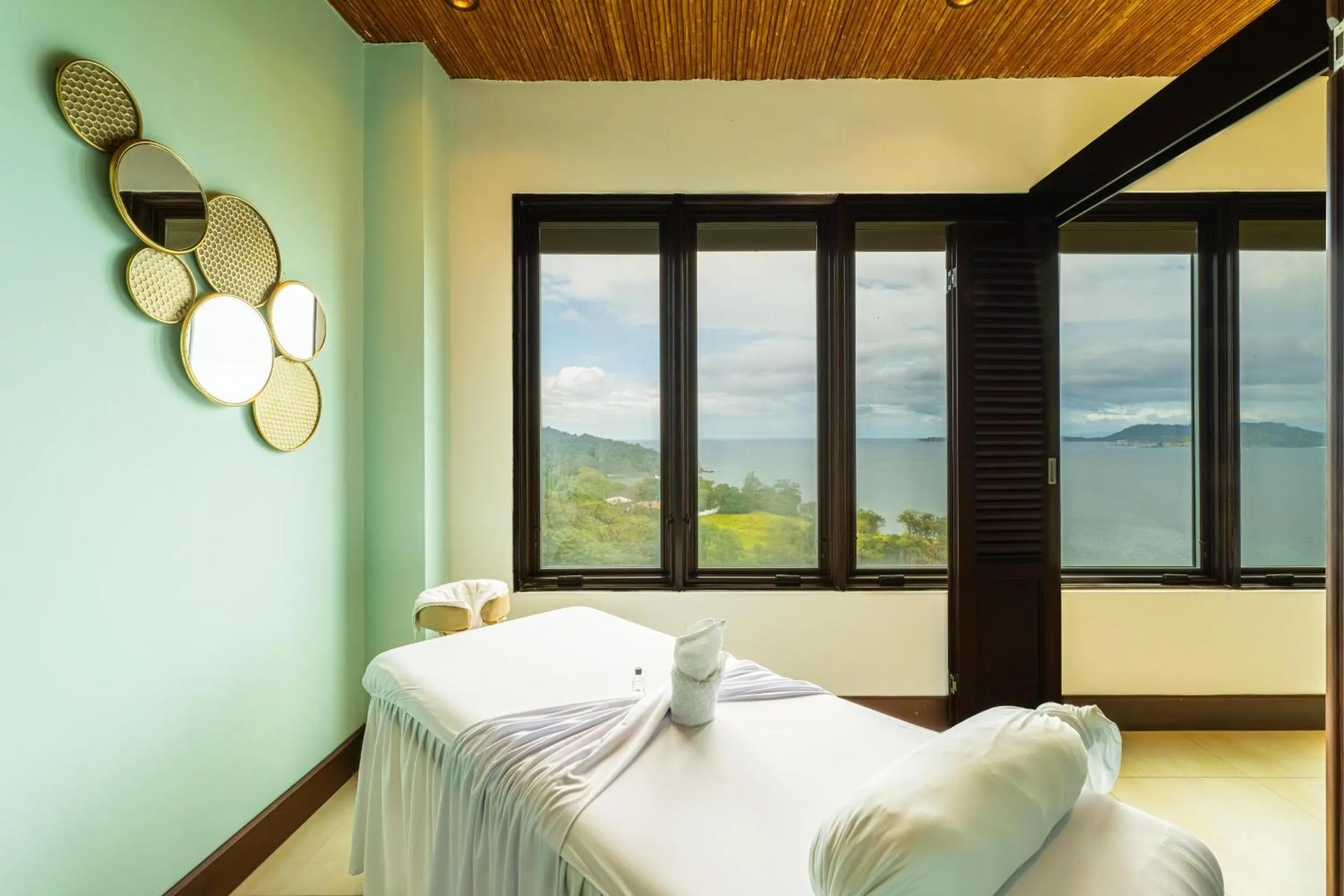 Bed in 360 Splendor Del Pacifico Residences
