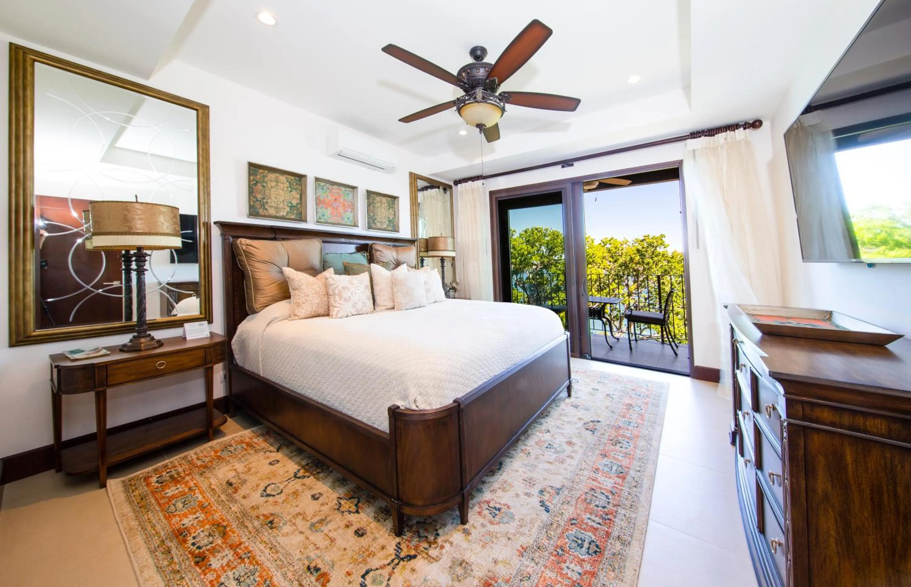 Bedroom, Bed in 360 Splendor Del Pacifico Residences