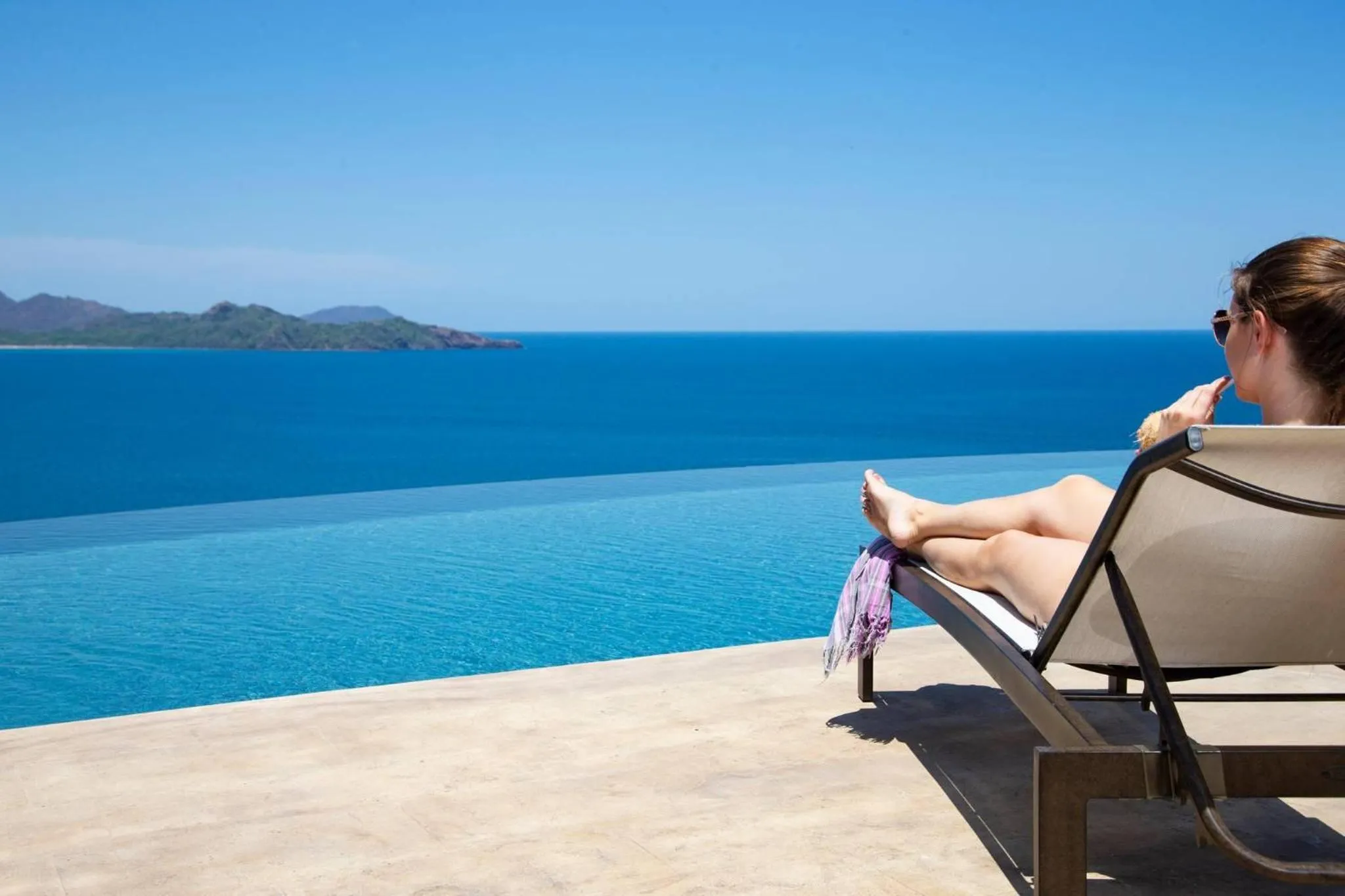 Pool view in 360 Splendor Del Pacifico Residences