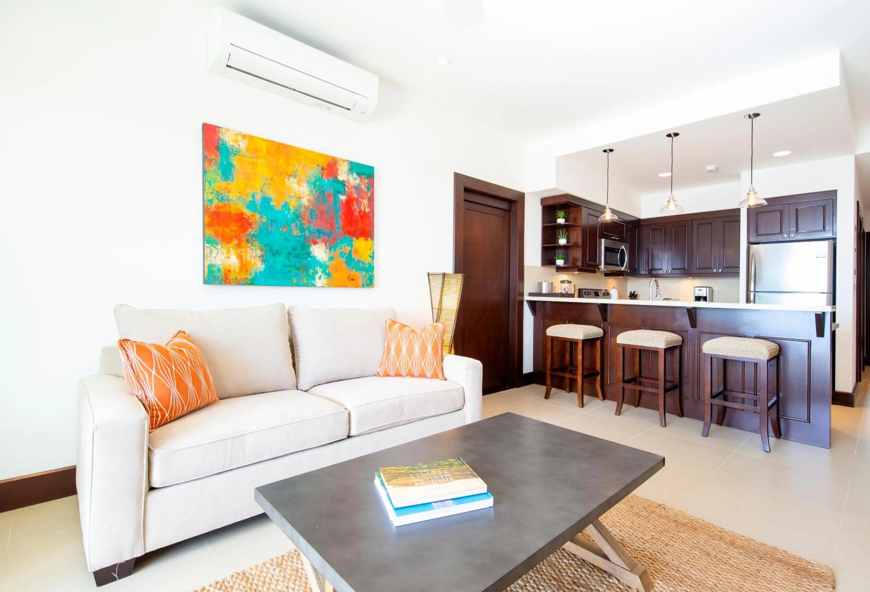 Kitchen or kitchenette in 360 Splendor Del Pacifico Residences