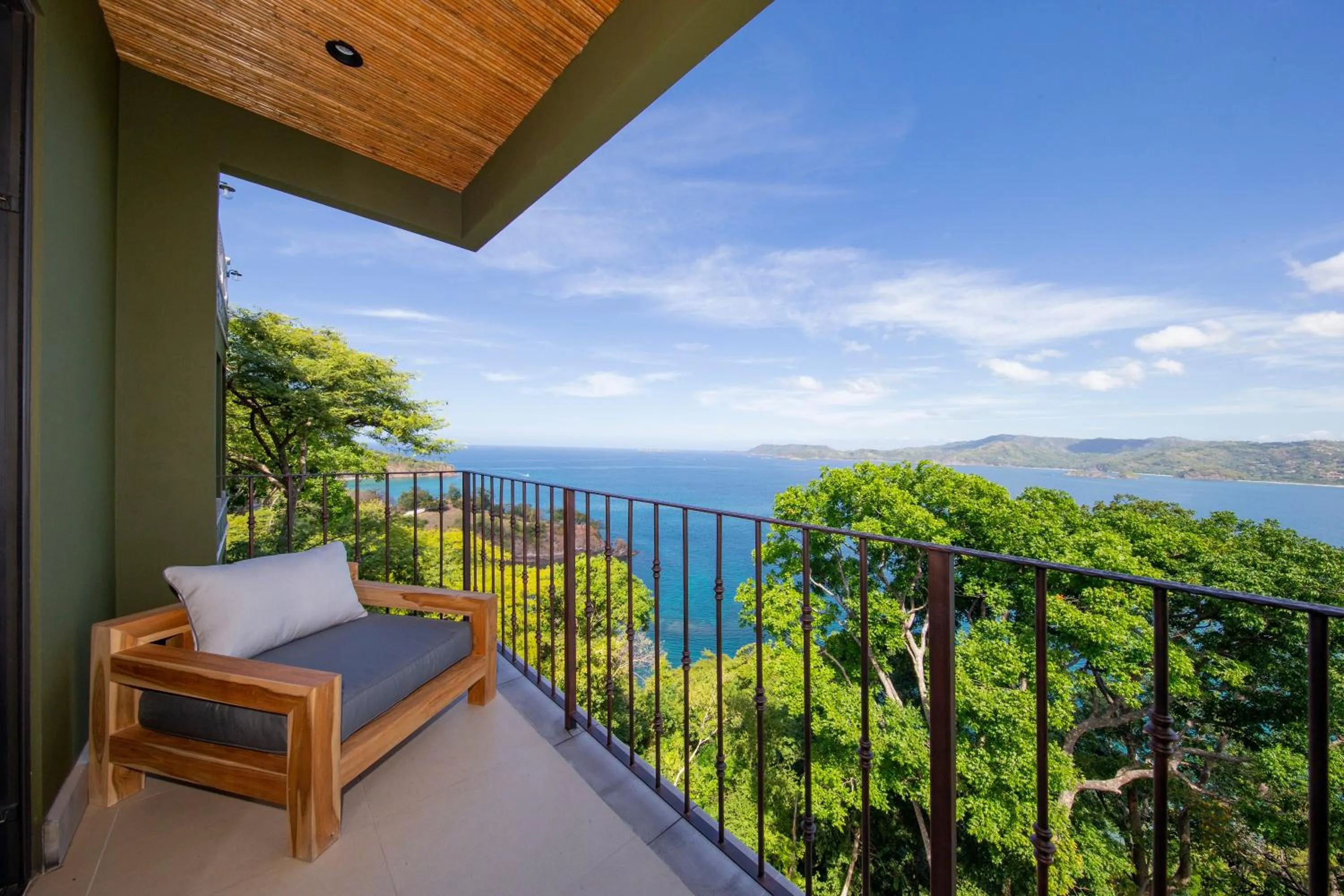 Balcony/Terrace in 360 Splendor Del Pacifico Residences