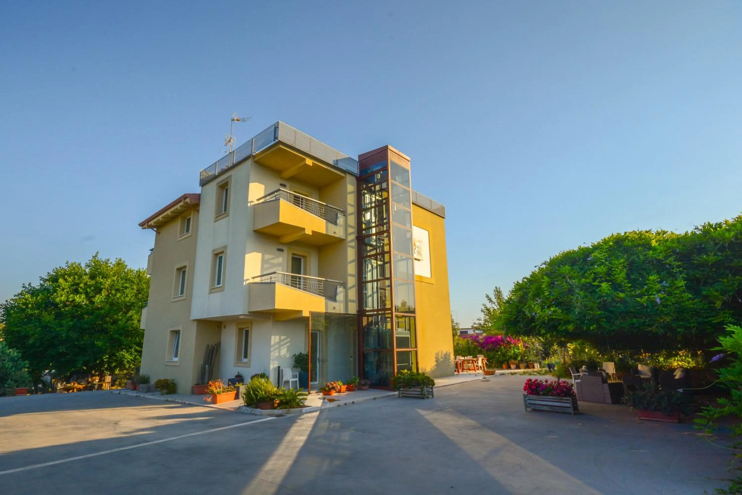 Property building in Il Gallo Con Gli Stivali