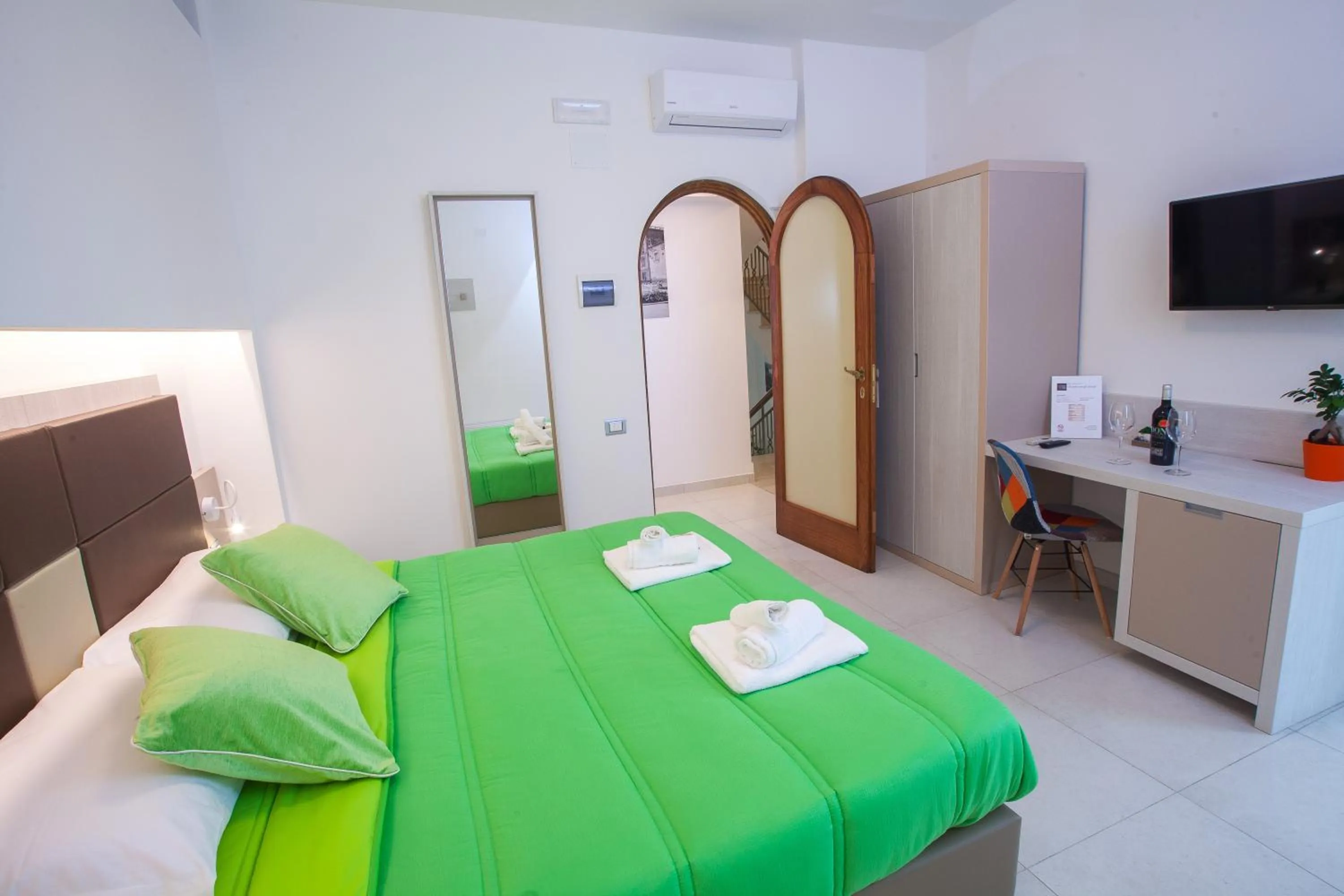 Photo of the whole room, Bed in Il Gallo Con Gli Stivali