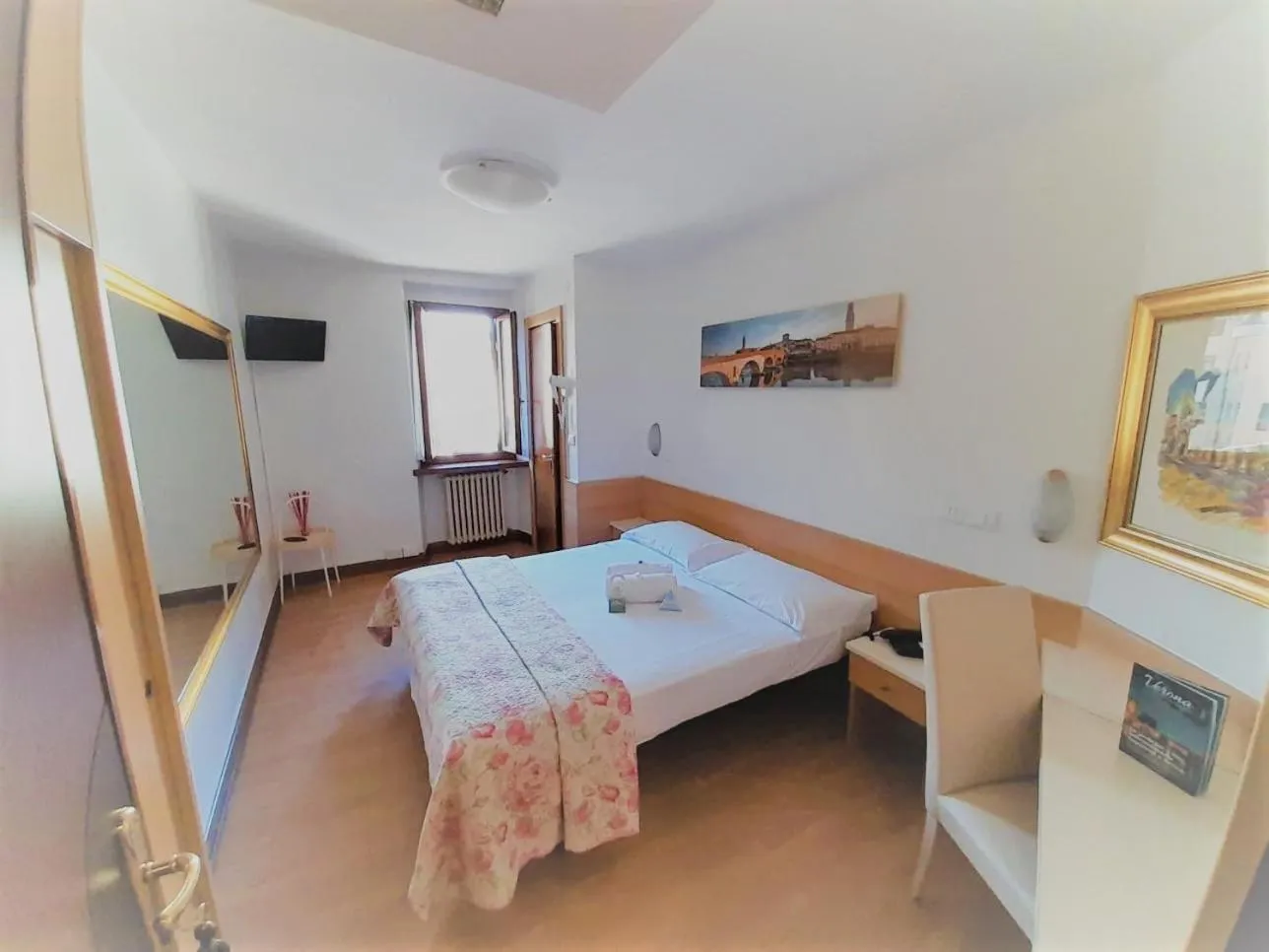 Bed in Albergo Trento