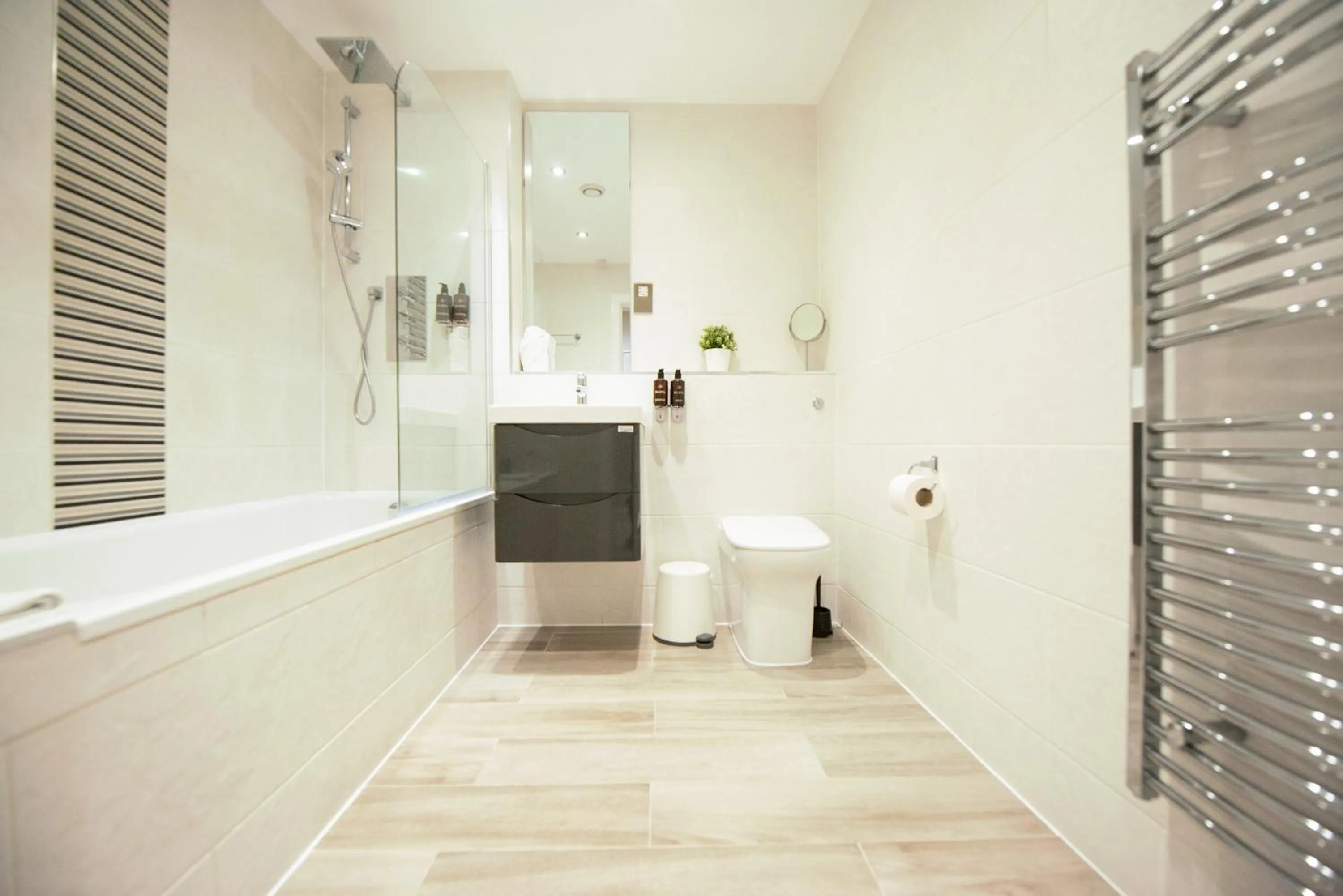 Bathroom in Malthouse Court