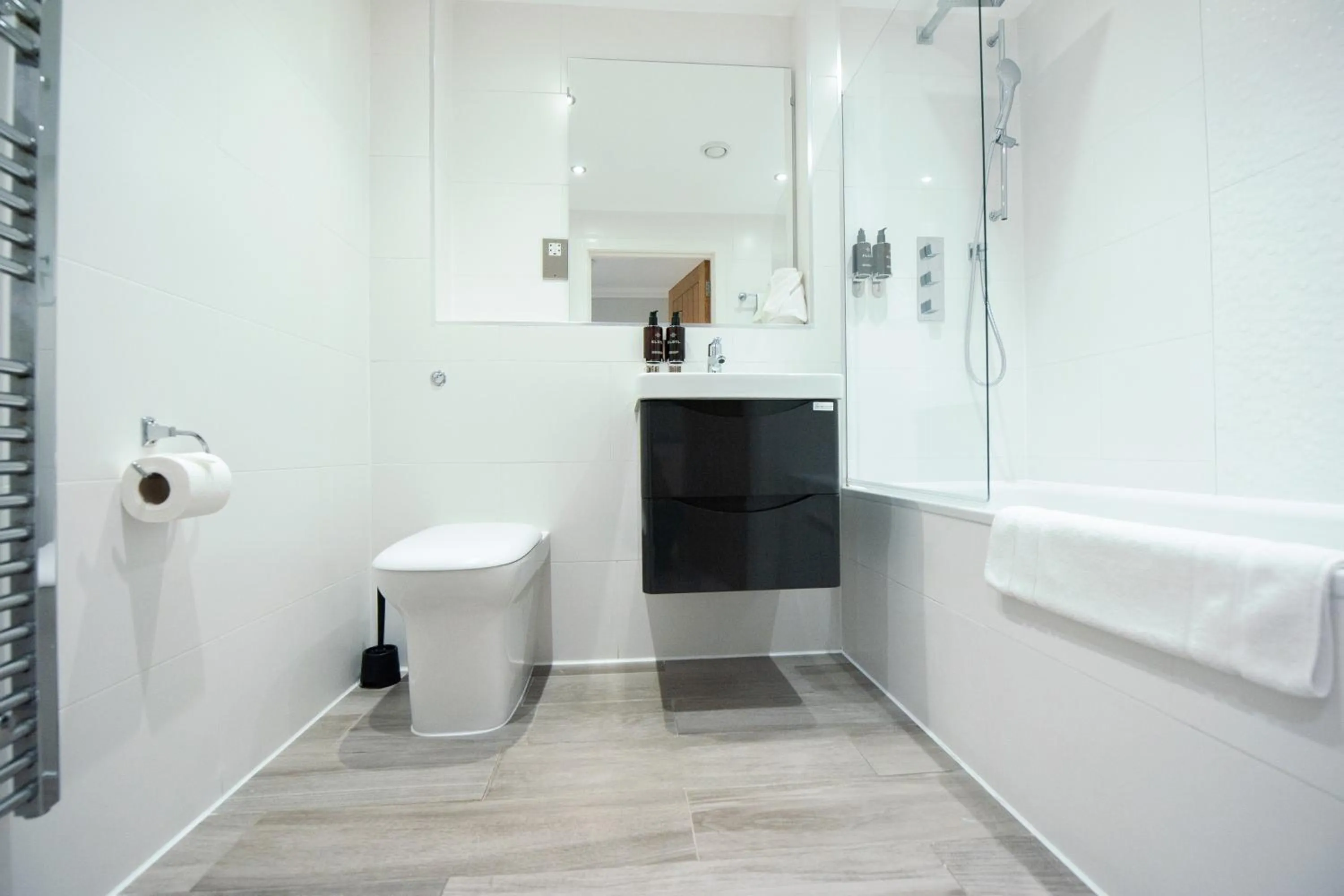 Bathroom in Malthouse Court