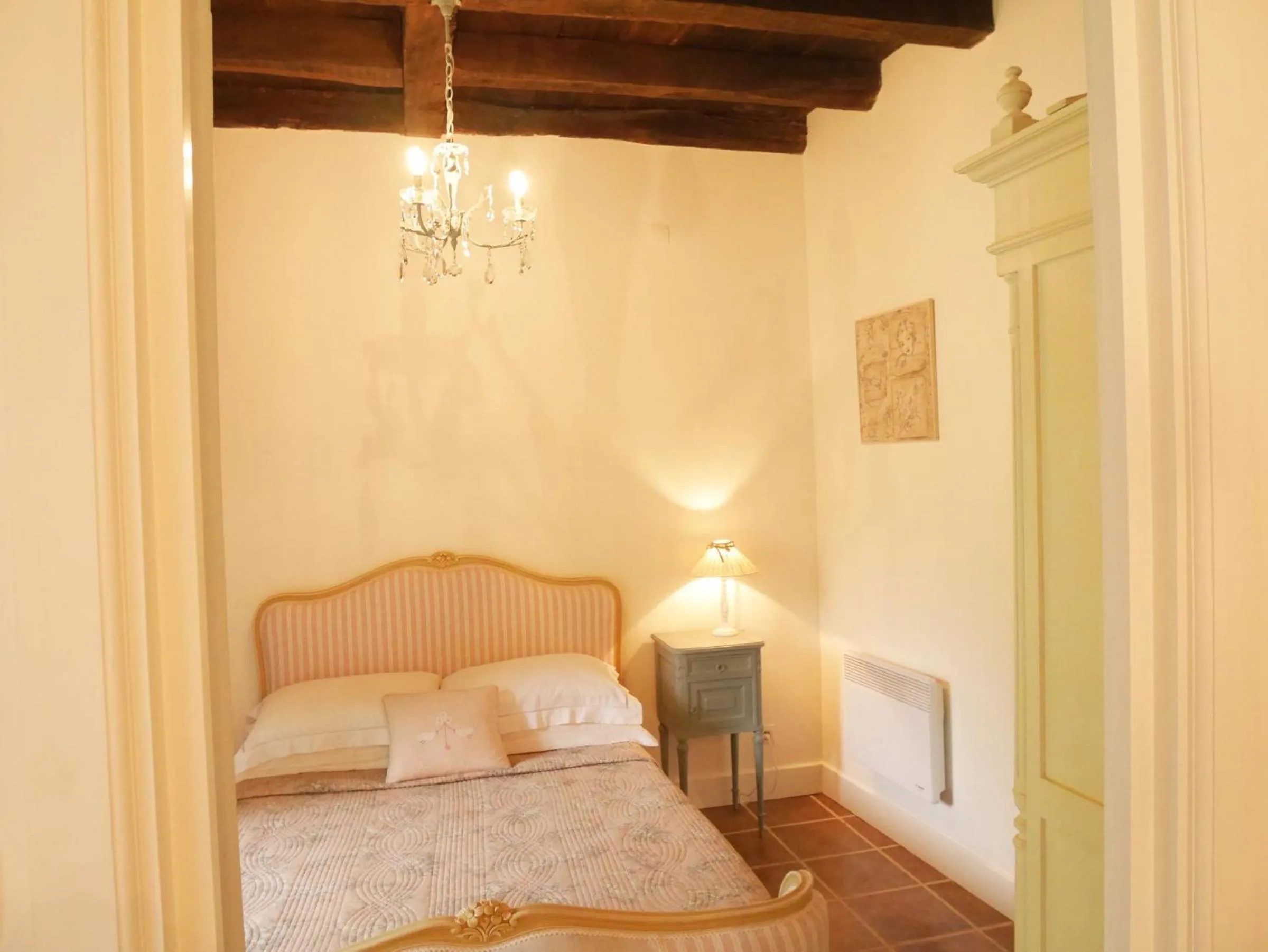 Decorative detail, Bed in L'Arbre D'Ange