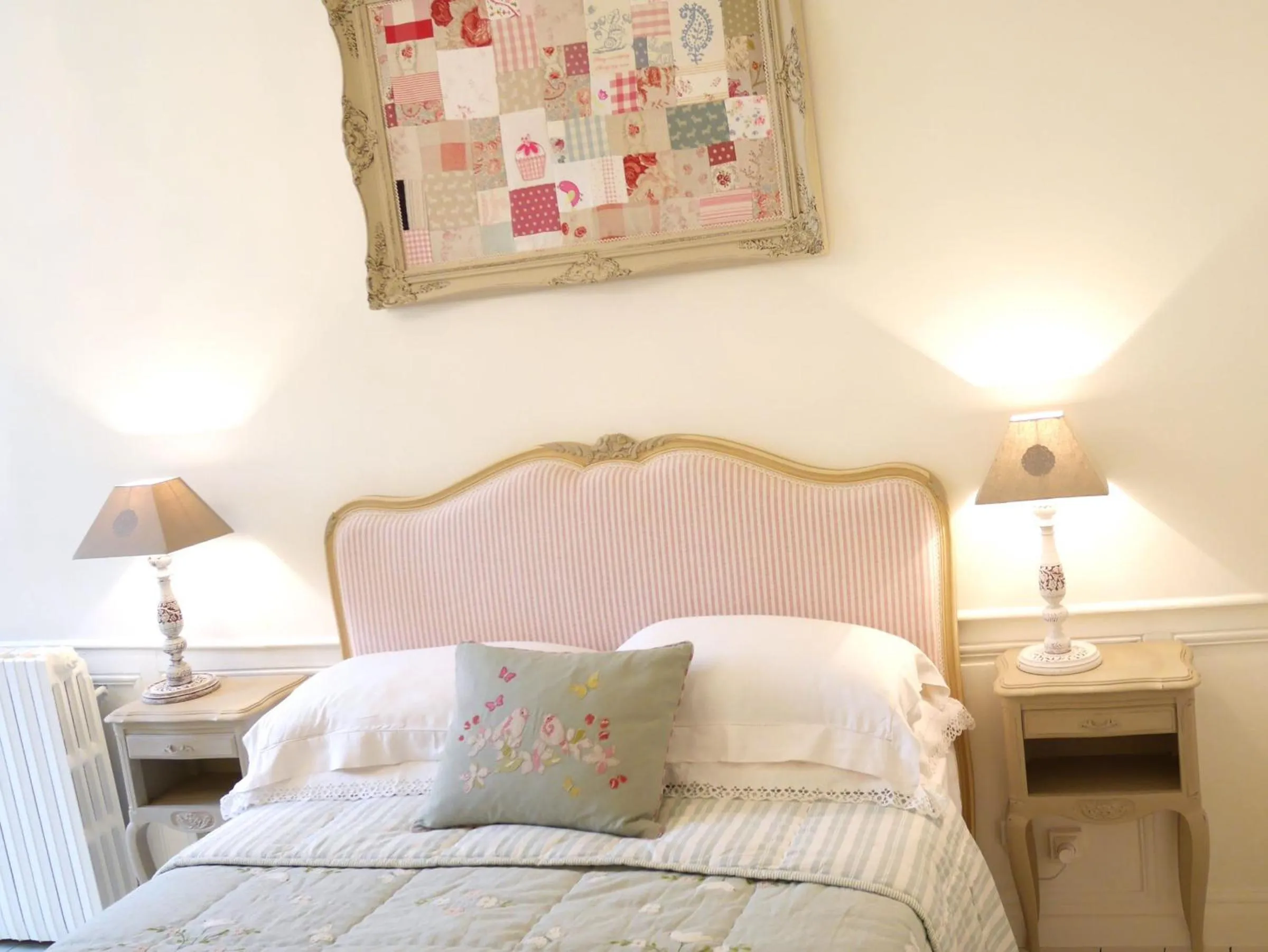 Decorative detail, Bed in L'Arbre D'Ange