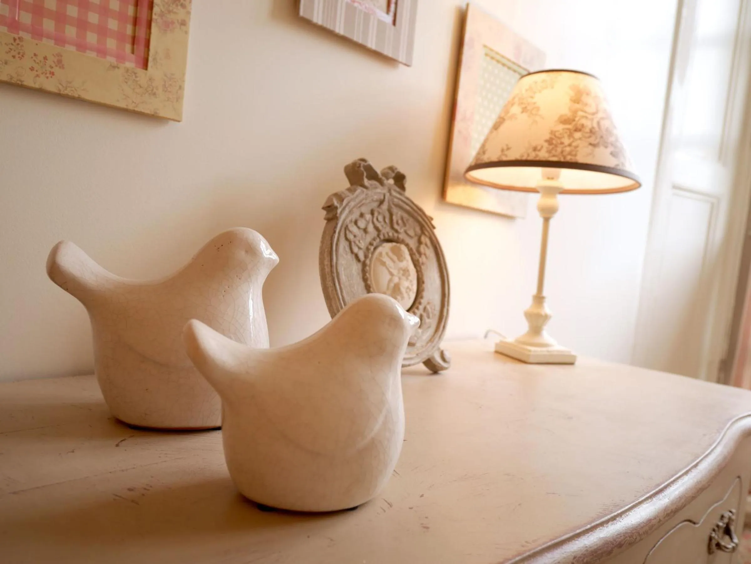 Decorative detail, Bed in L'Arbre D'Ange