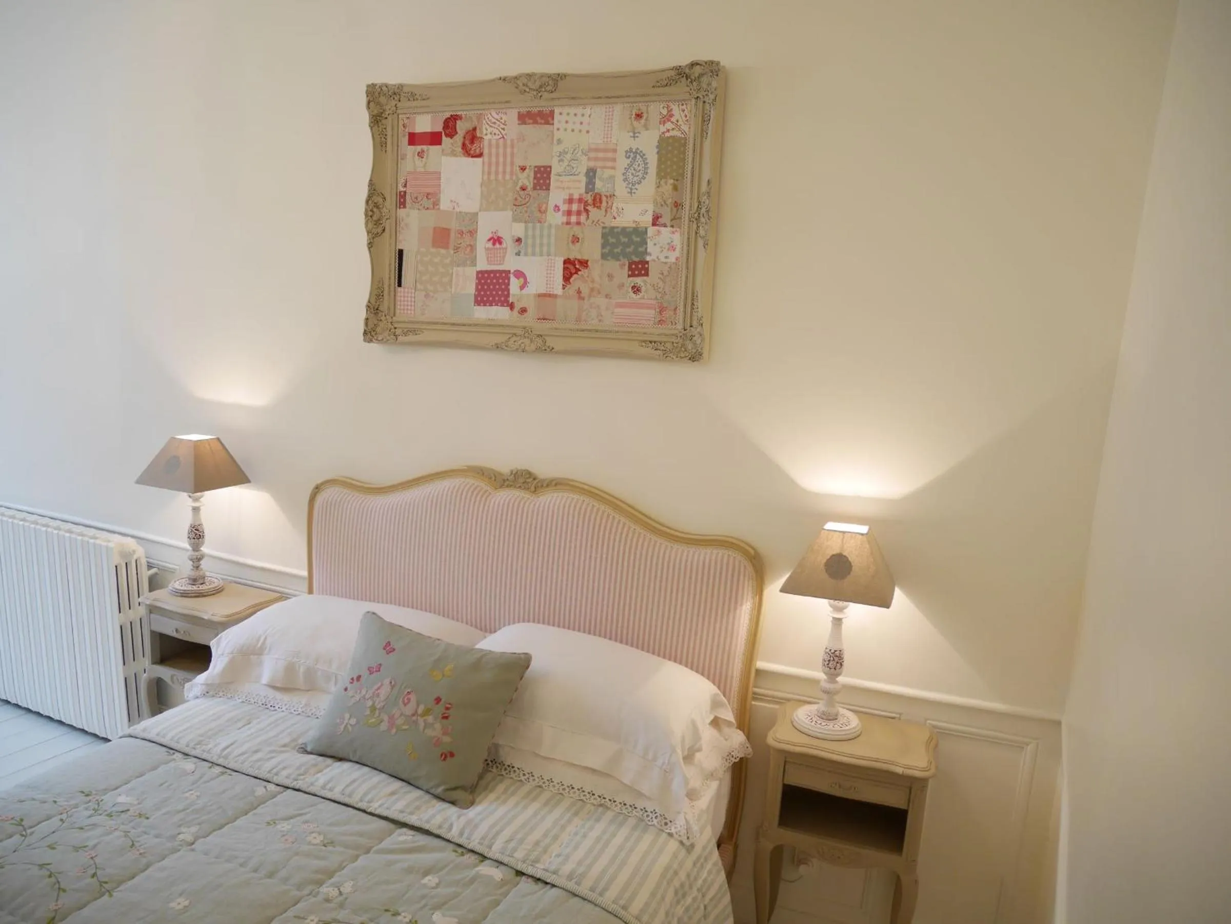 Decorative detail, Bed in L'Arbre D'Ange