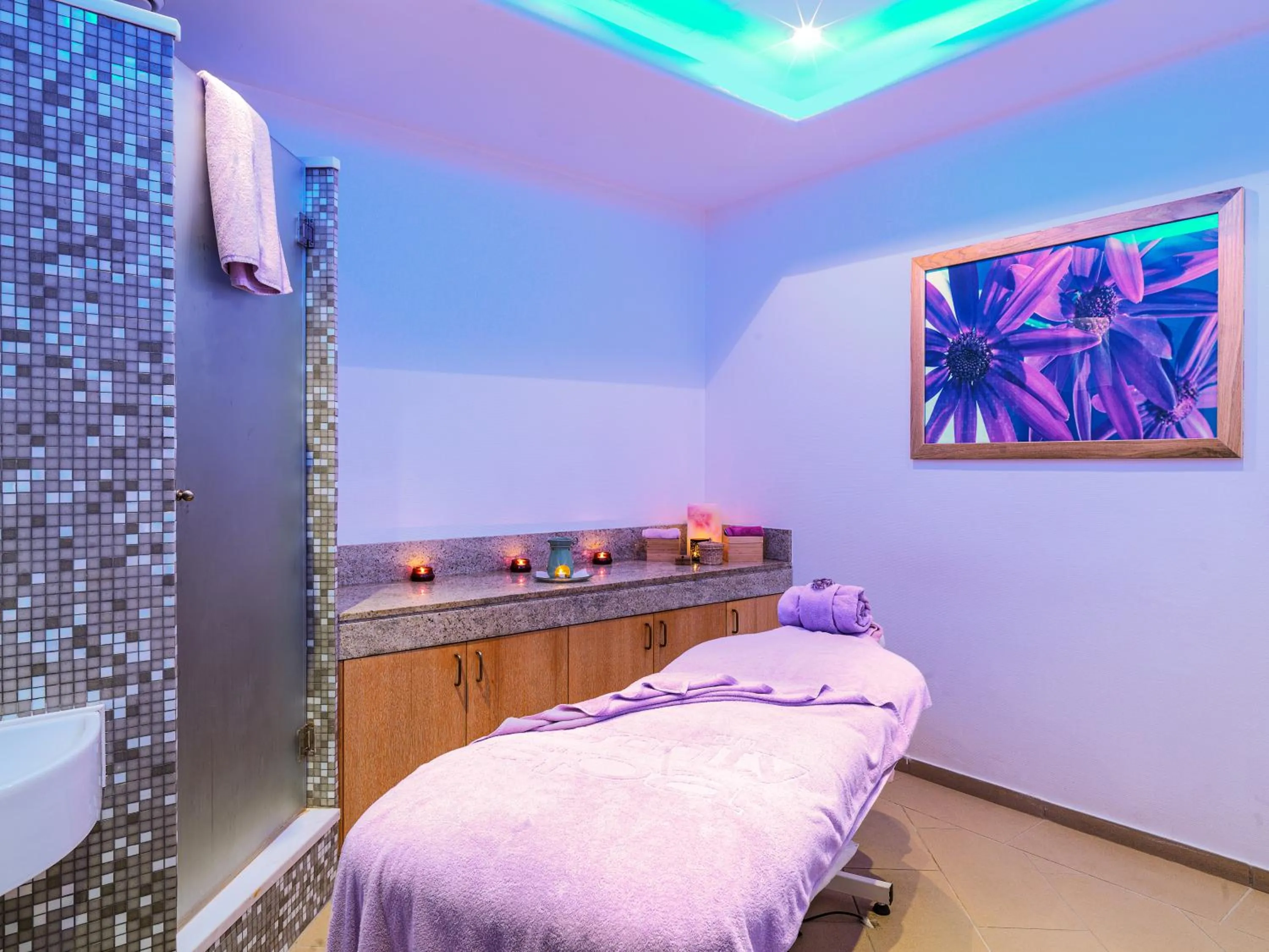 Spa and wellness centre/facilities in St Raphael Resort