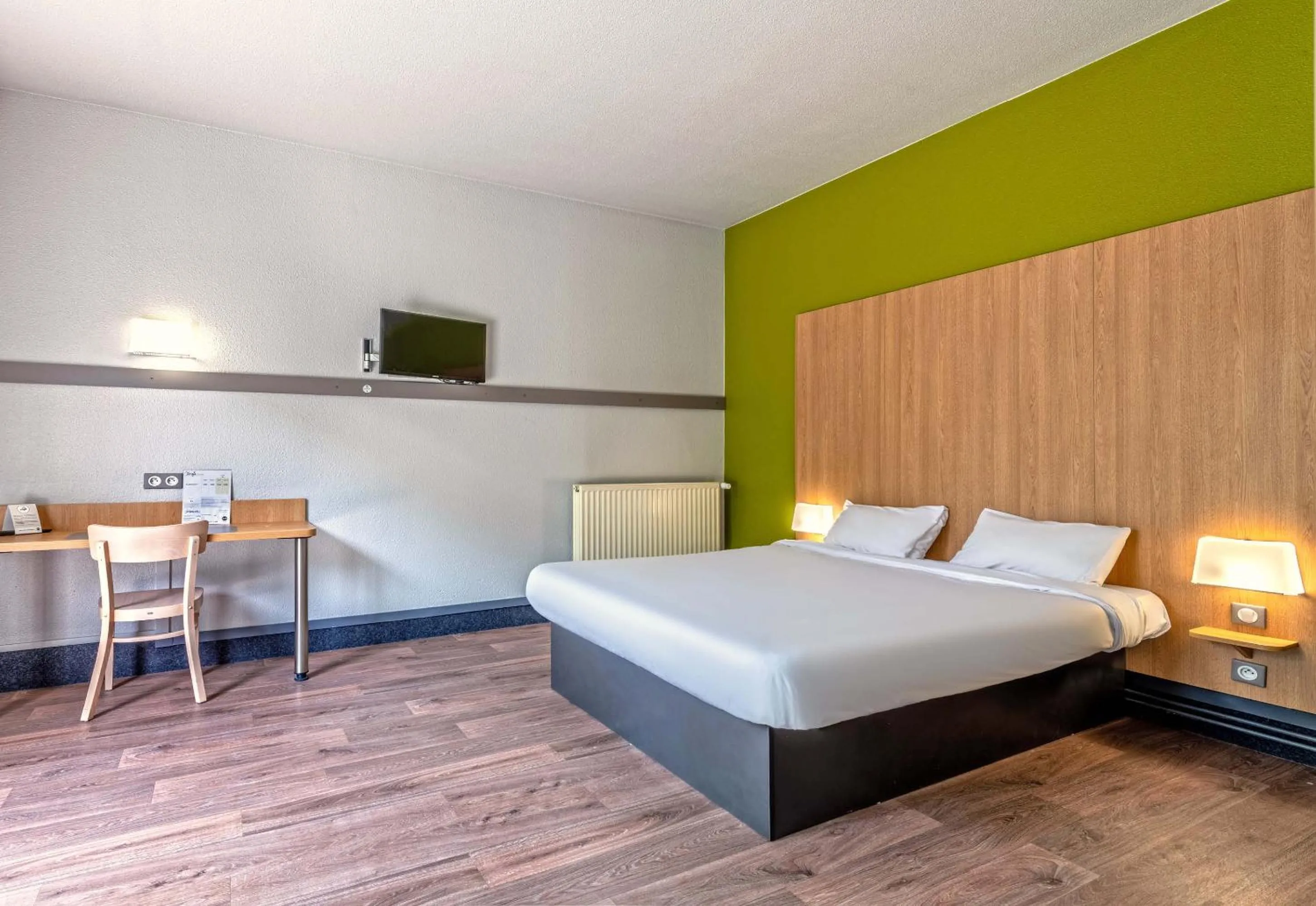 Bedroom, Bed in B&B HOTEL Quimper Sud Bénodet