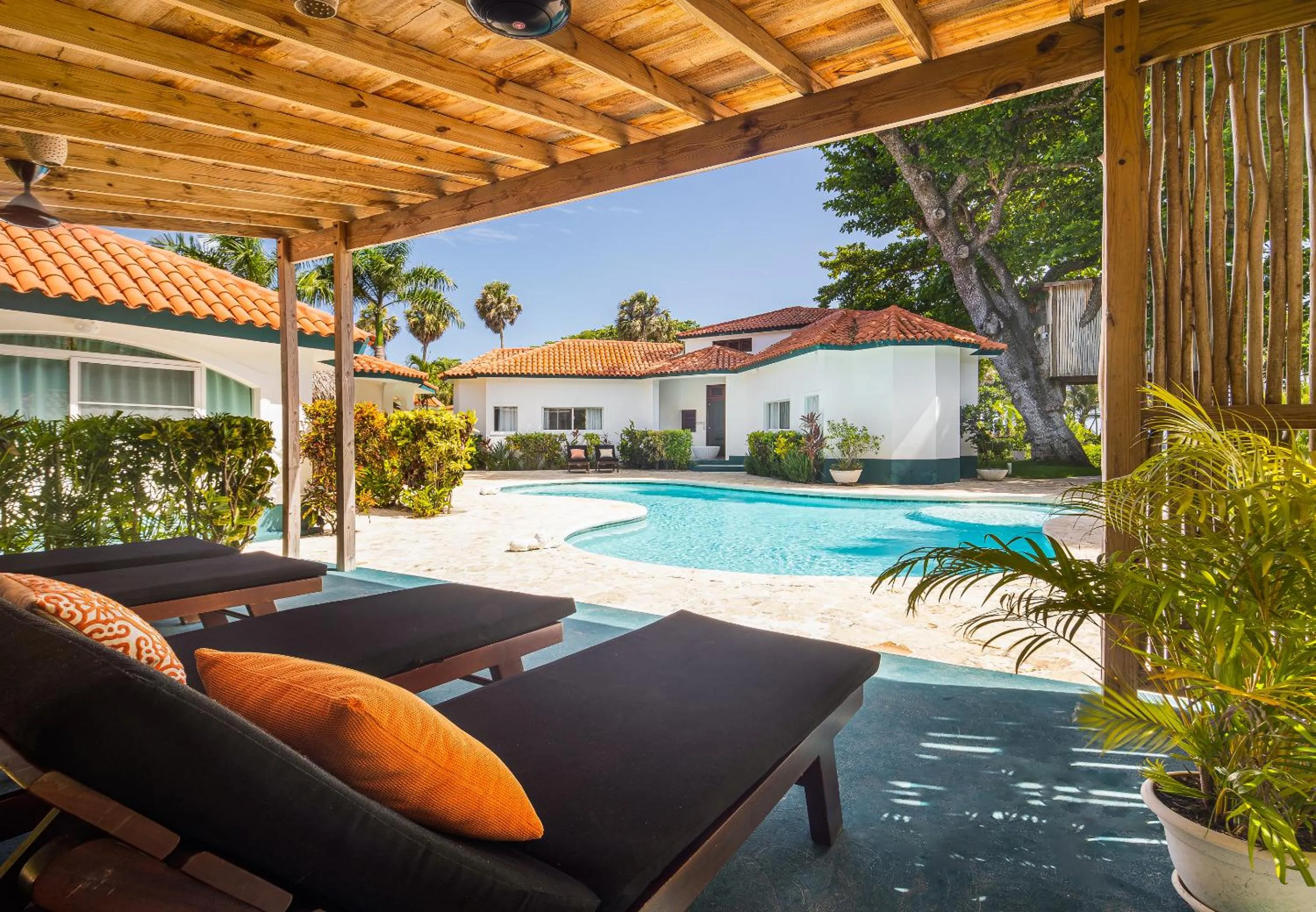 Seating area in El Encuentro Surf Lodge