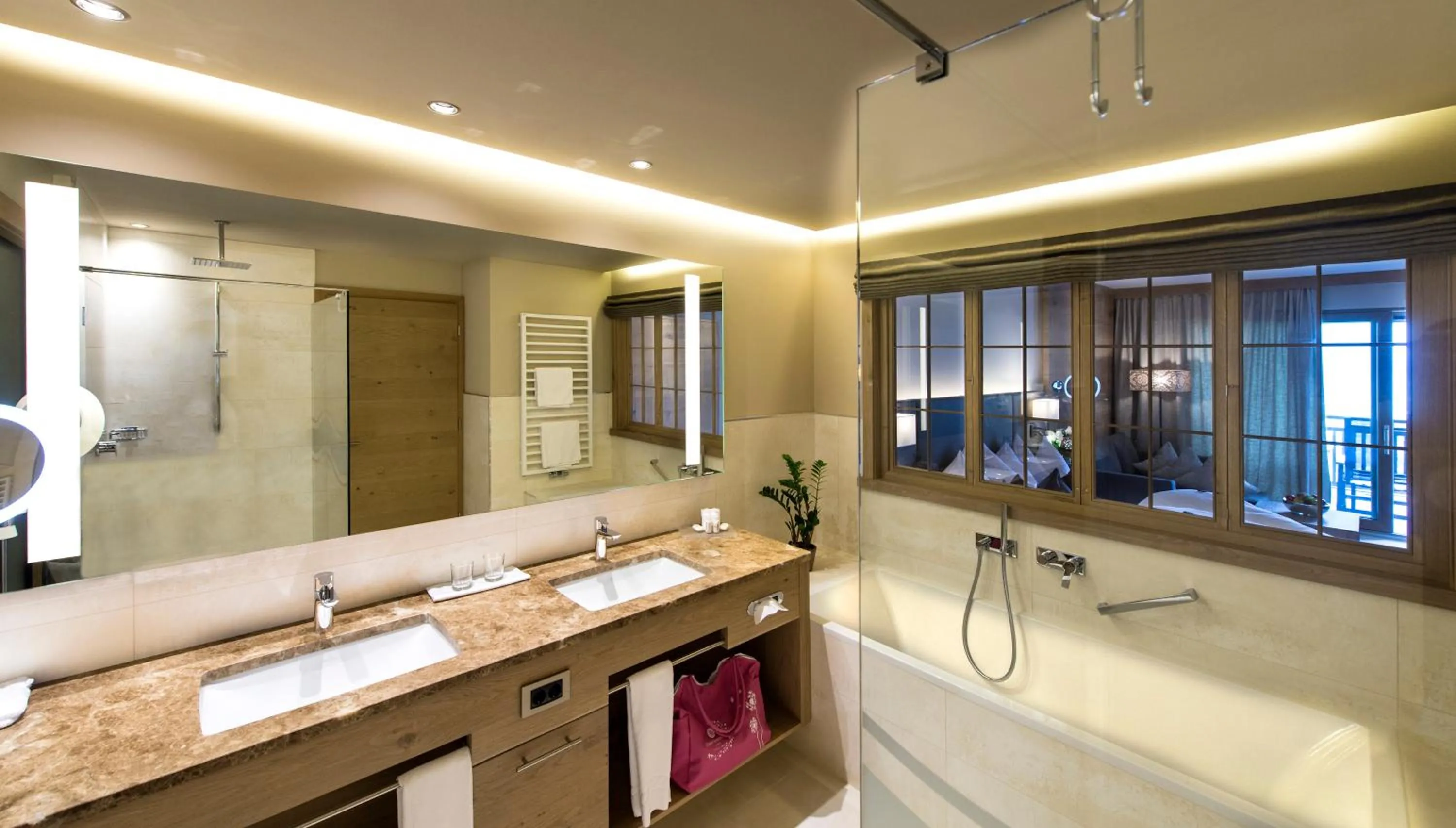 Bathroom in Hotel Sonnbichl