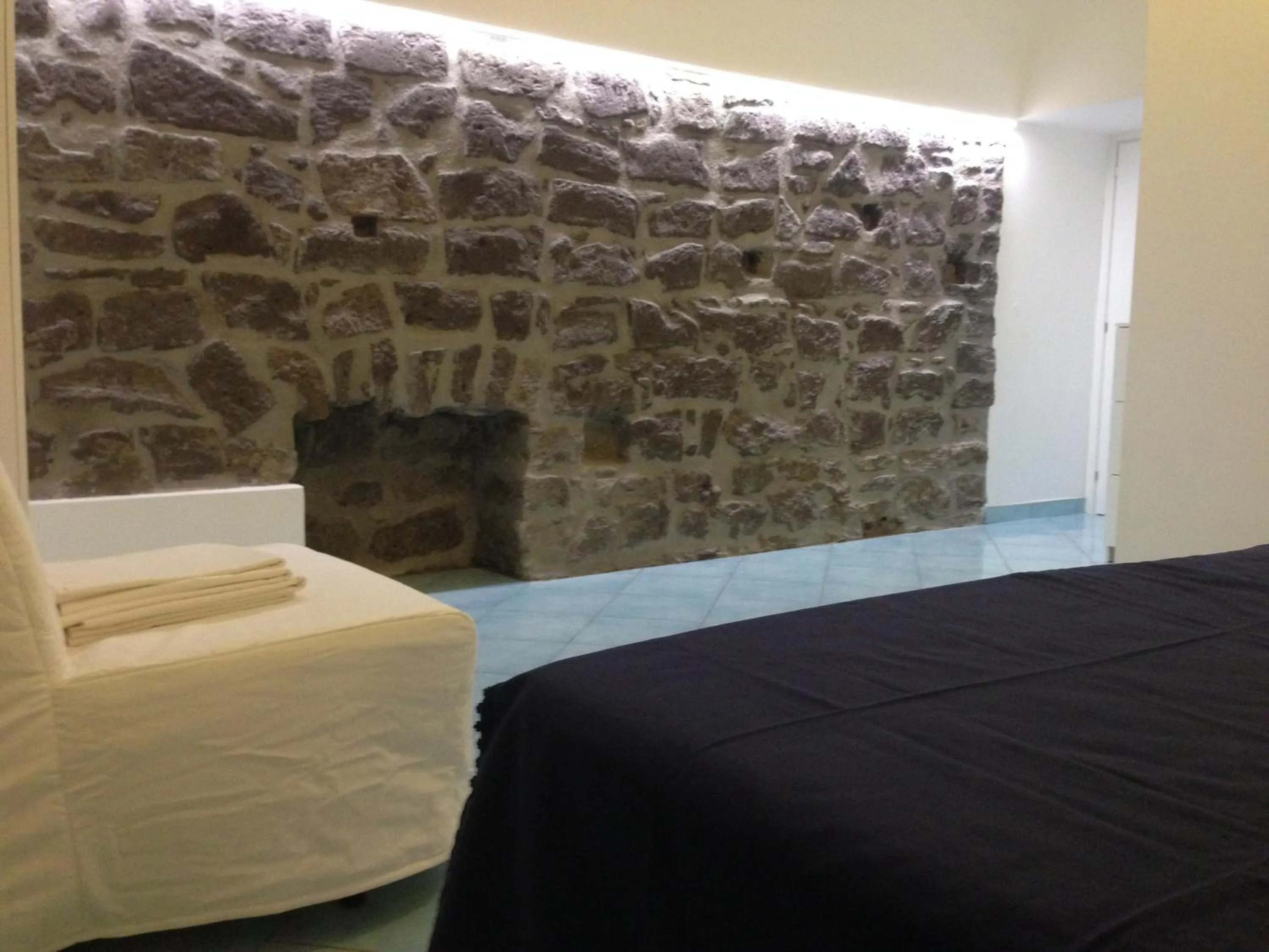 Photo of the whole room, Bed in B&B La Grotta Marina