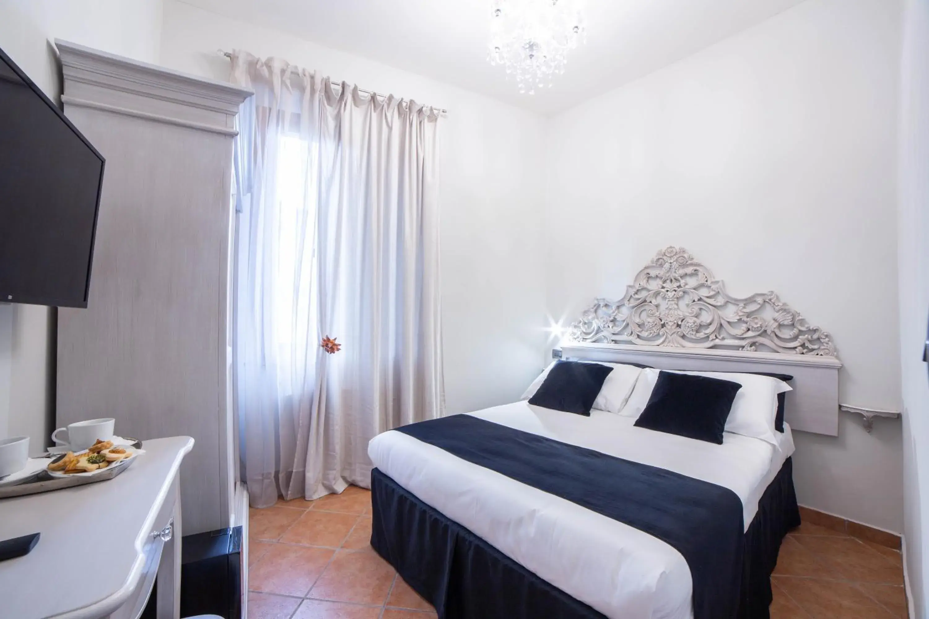 Double Room with Private External Bathroom in Residenza Florentia Double Room with Private External Bathroom in Residenza Florentia