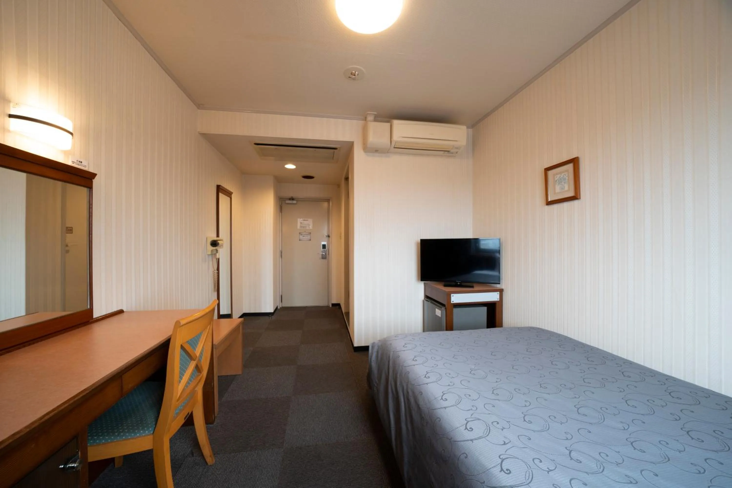 Bedroom, Bed in Castle Inn Komaki