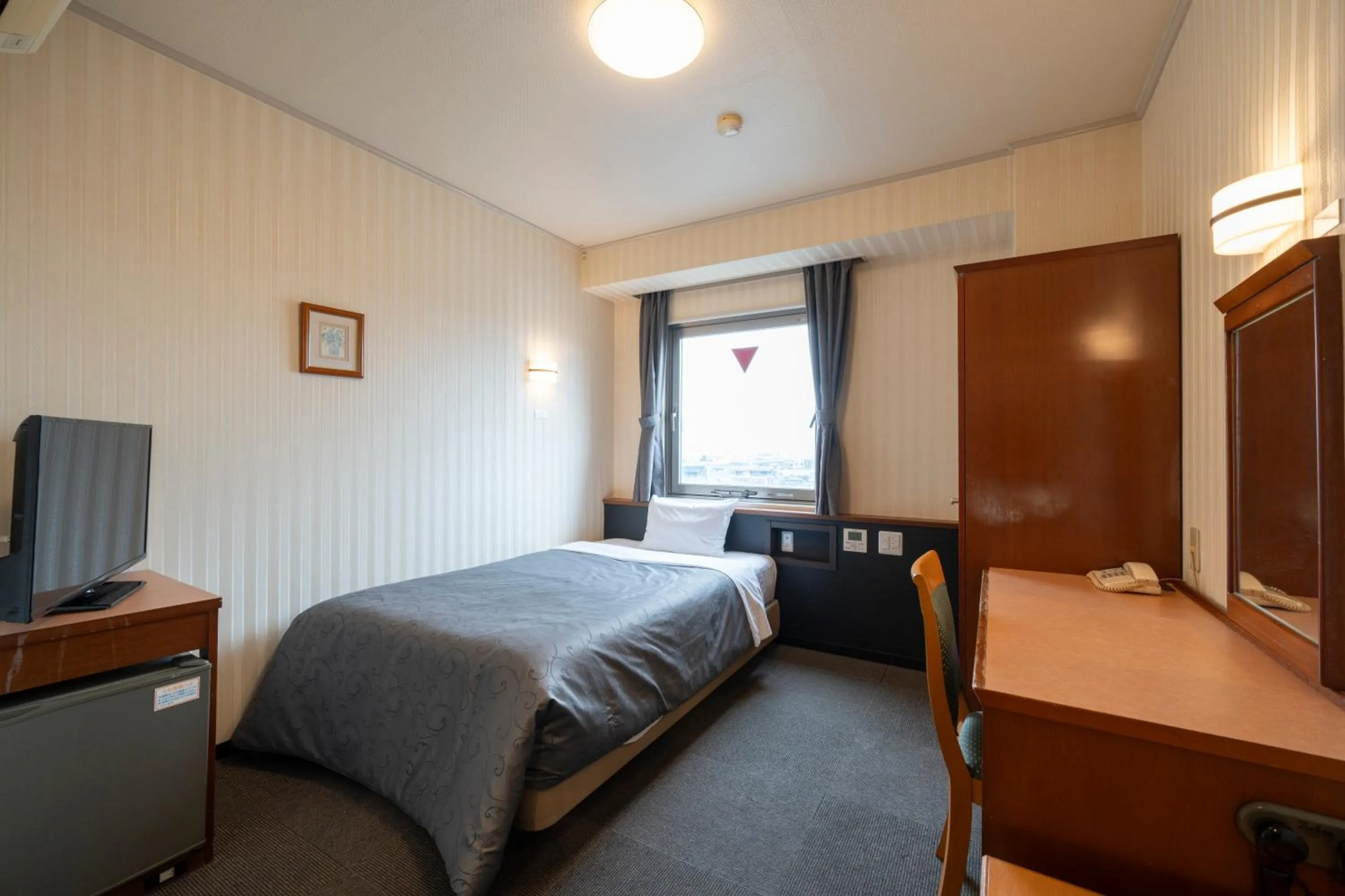 Bedroom, Bed in Castle Inn Komaki