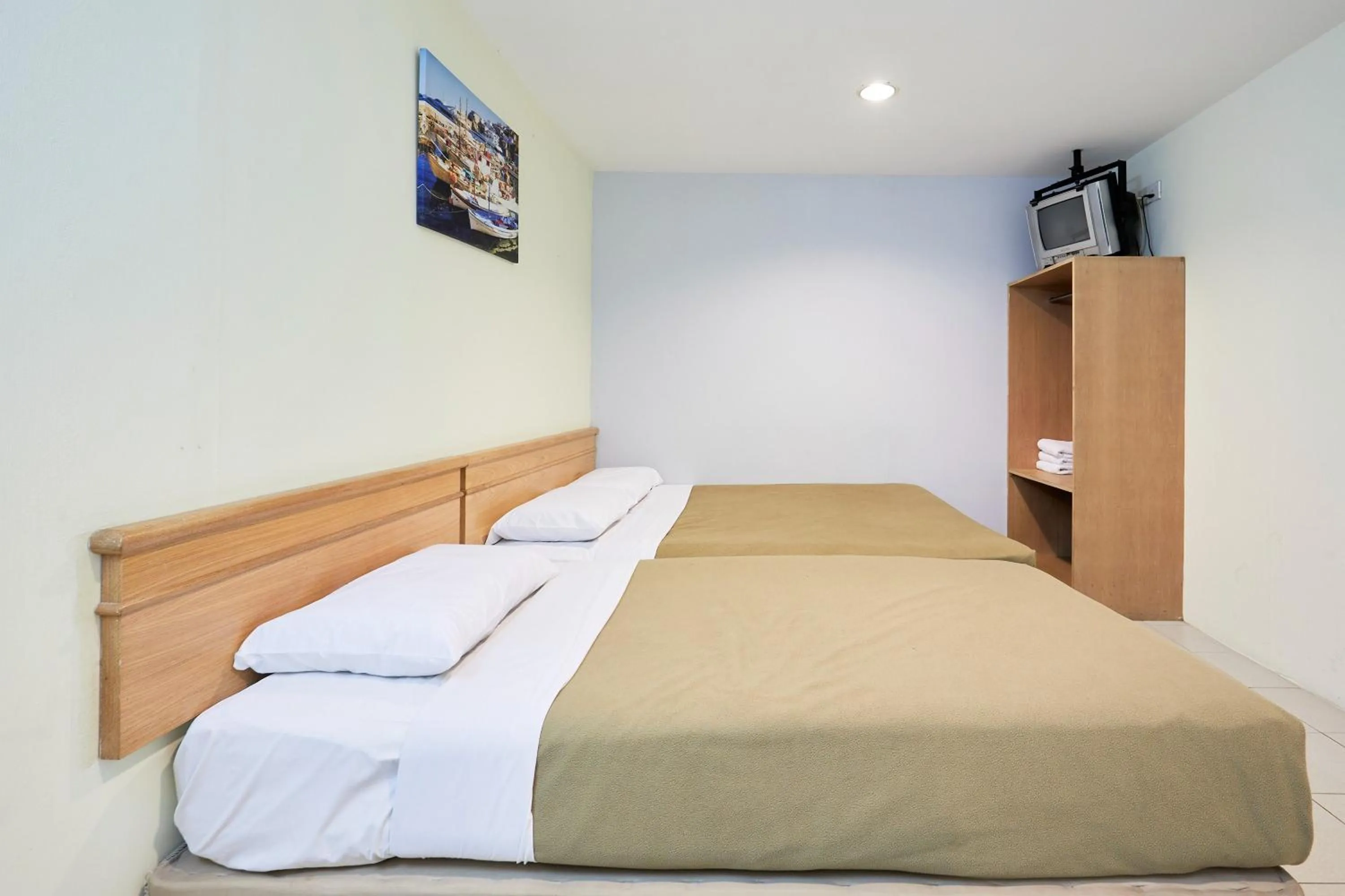 Bedroom, Bed in Tang City Hotel, Petaling Street, Merdeka PNB 118 Tower