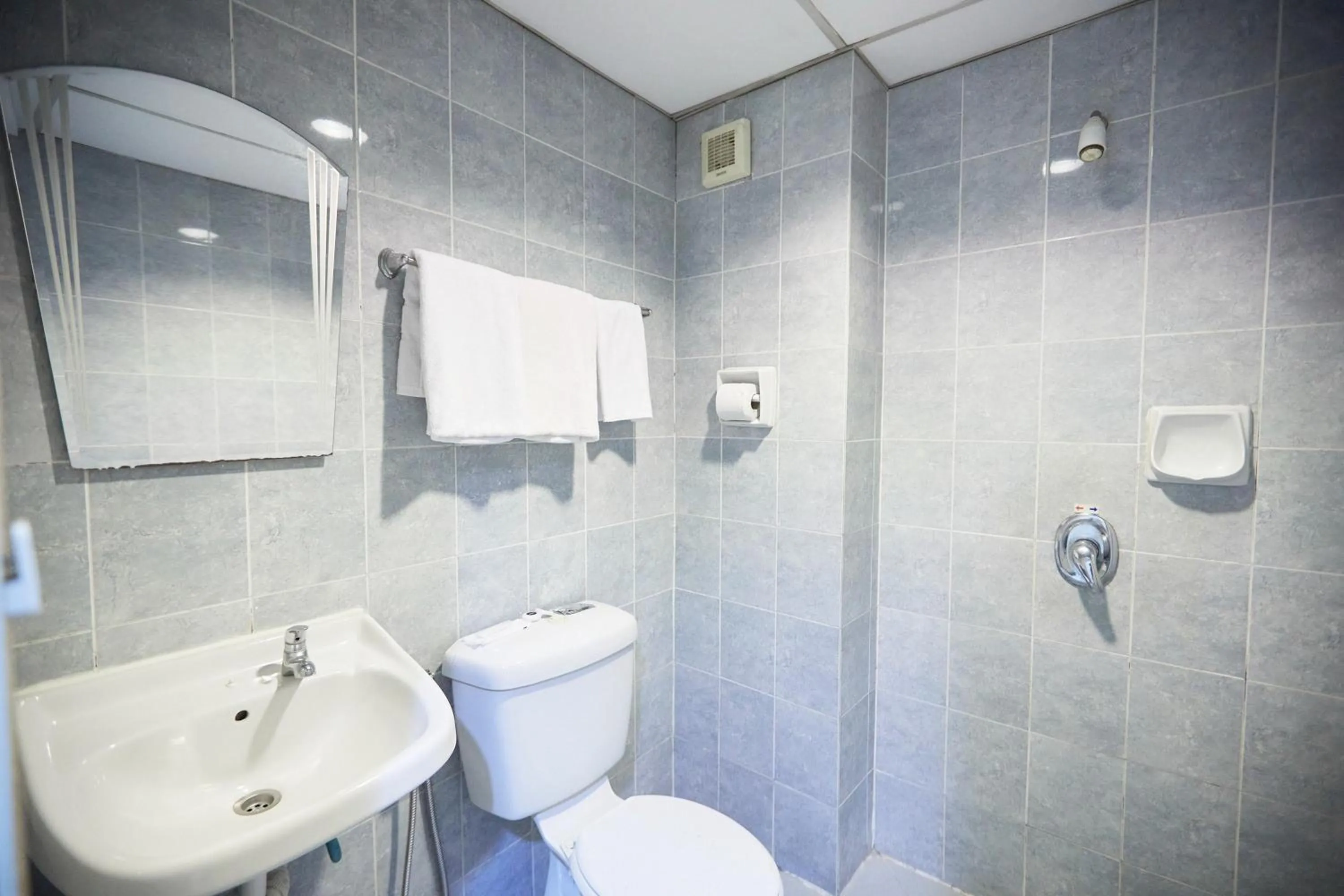 Shower in Tang City Hotel, Petaling Street, Merdeka PNB 118 Tower